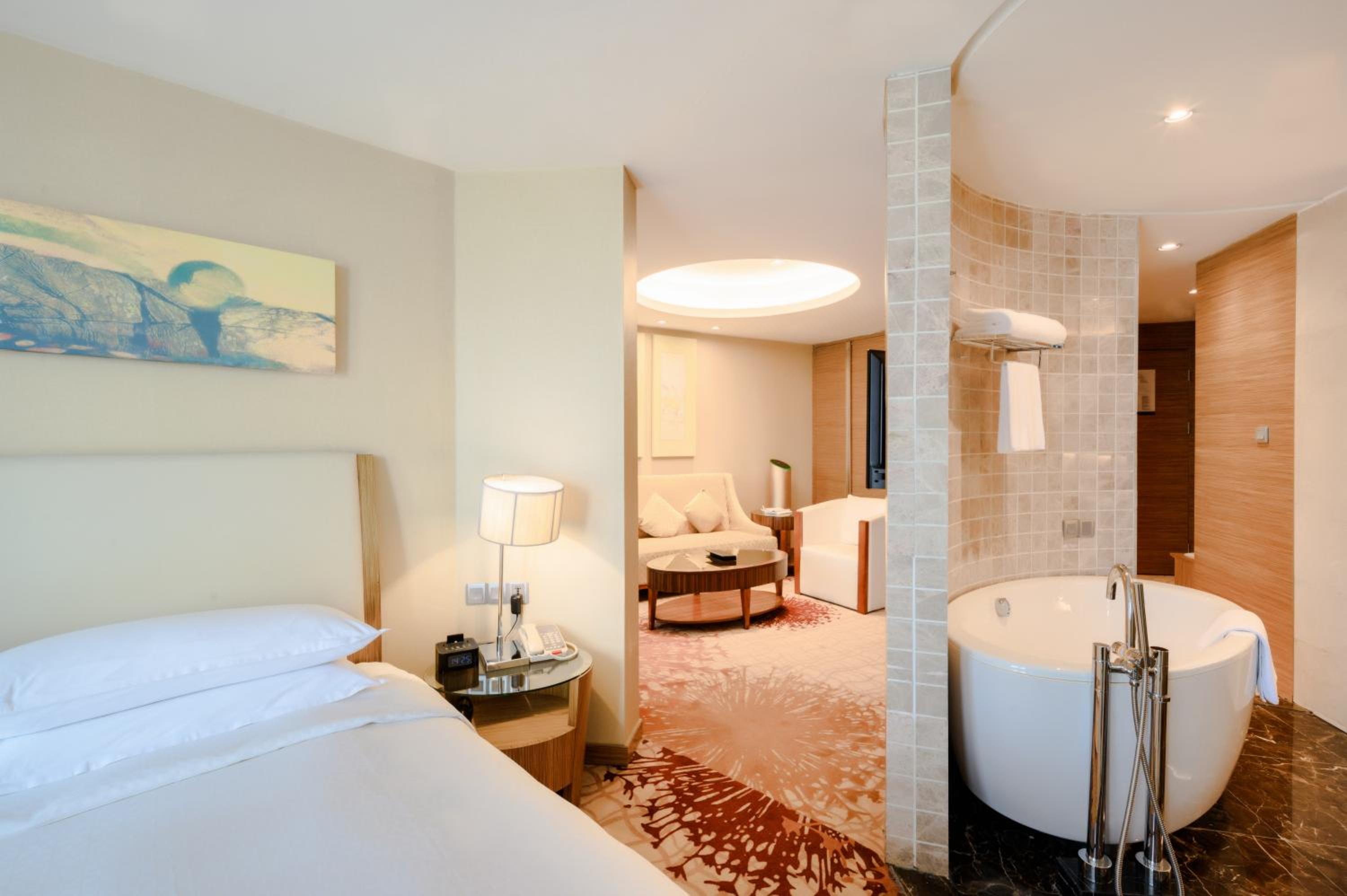 Superior Suite, 1 Bedroom Junior Suite, 1 King, City view photo 1