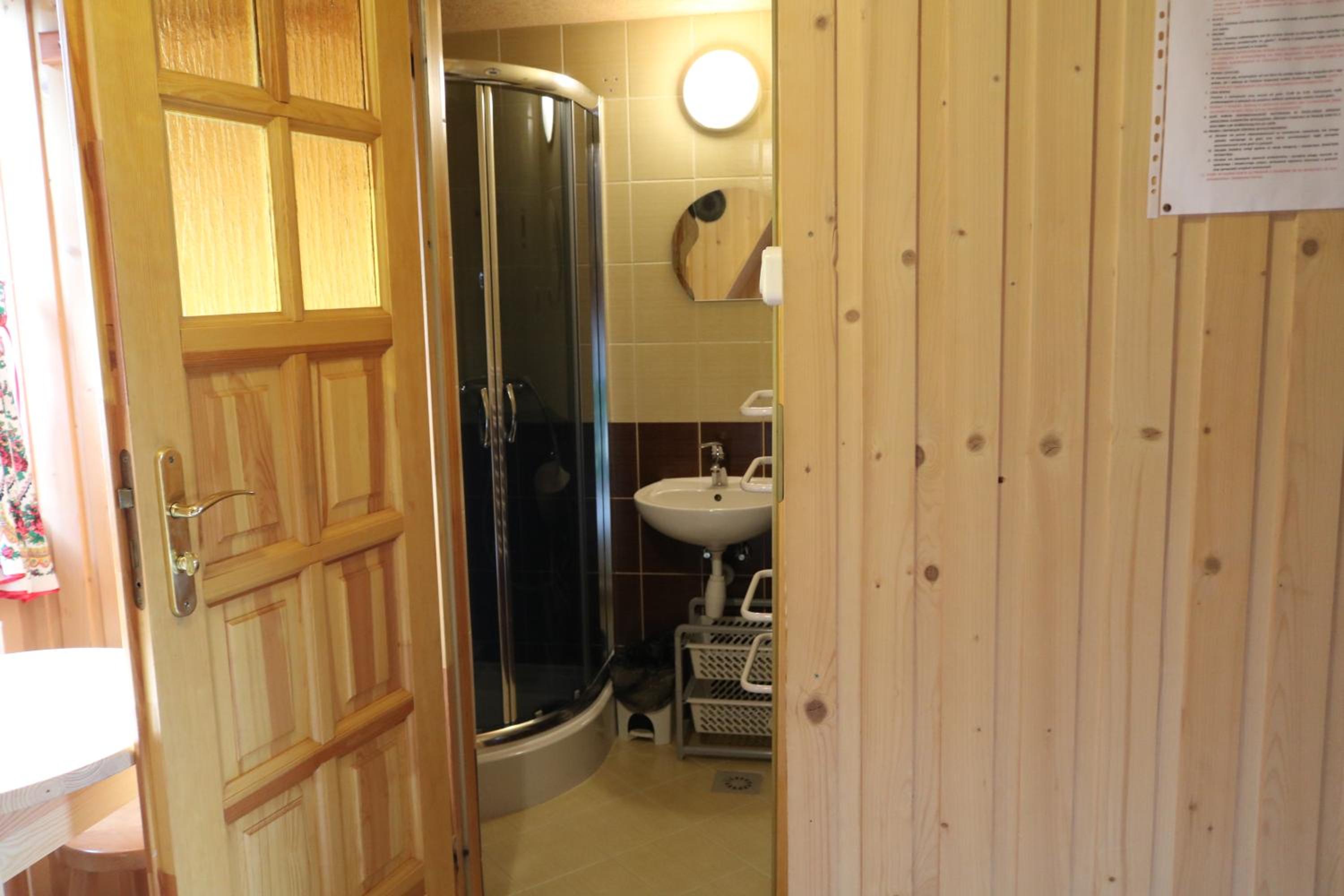 Double Room with Private Bathroom - Photo 2