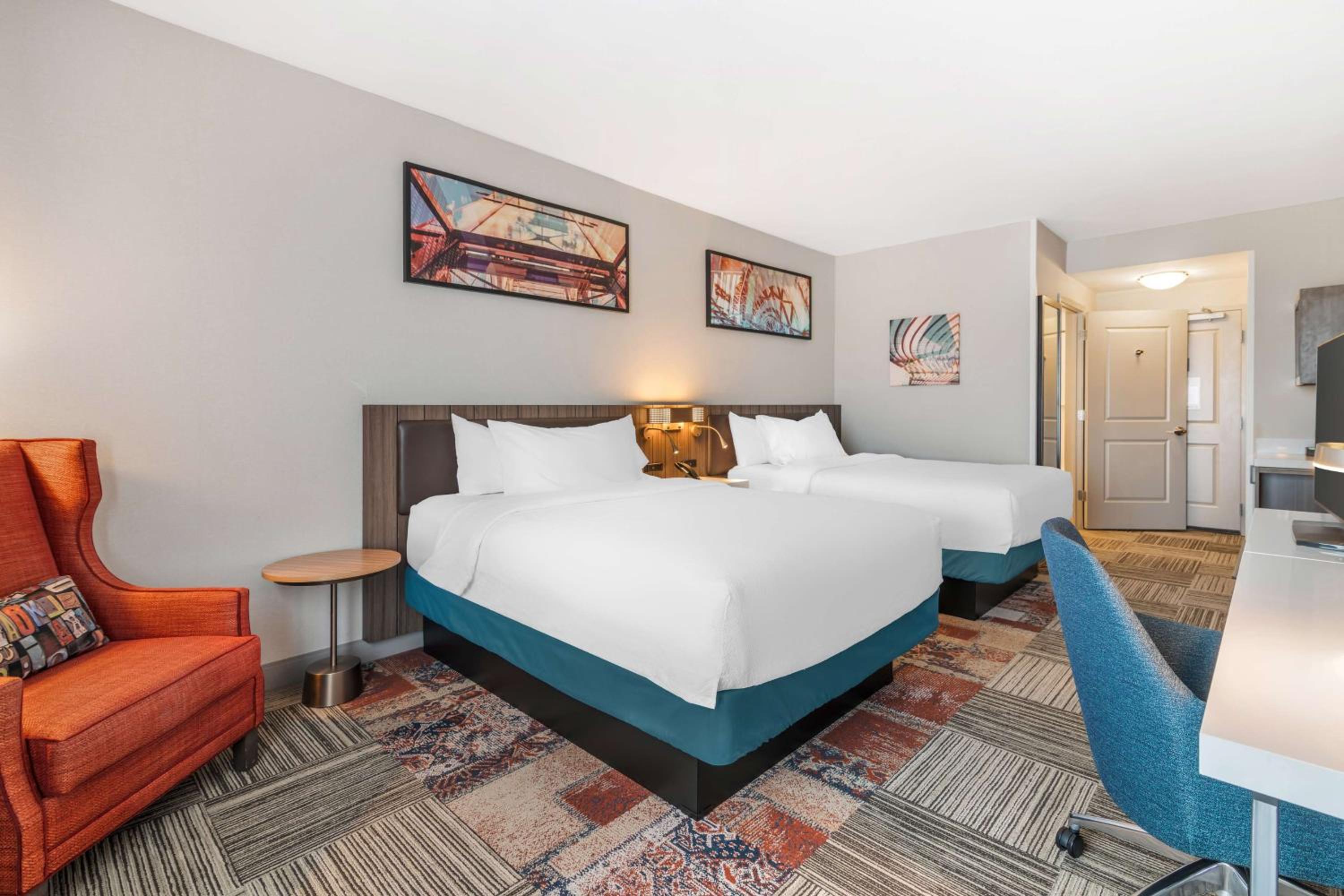 Queen Room with Two Queen Beds and Walk-In Shower photo 2