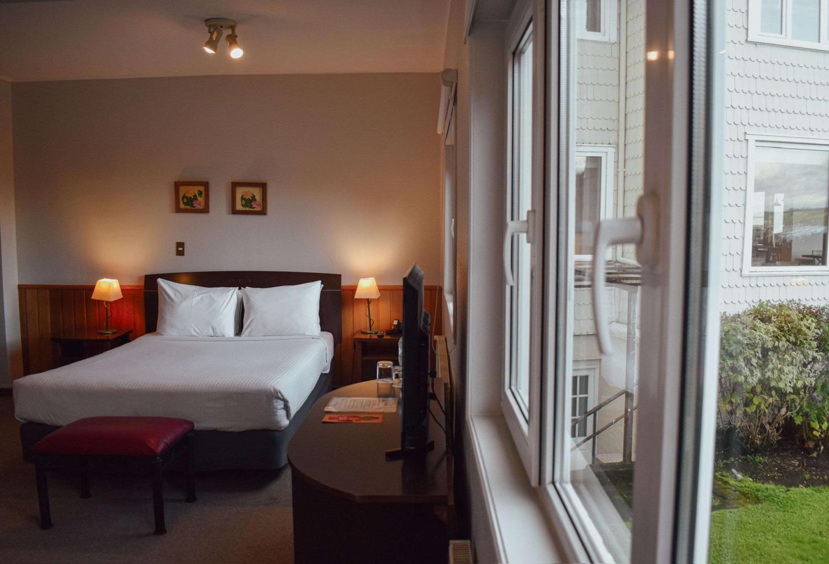 Queen Room - Non-Smoking - Photo 2