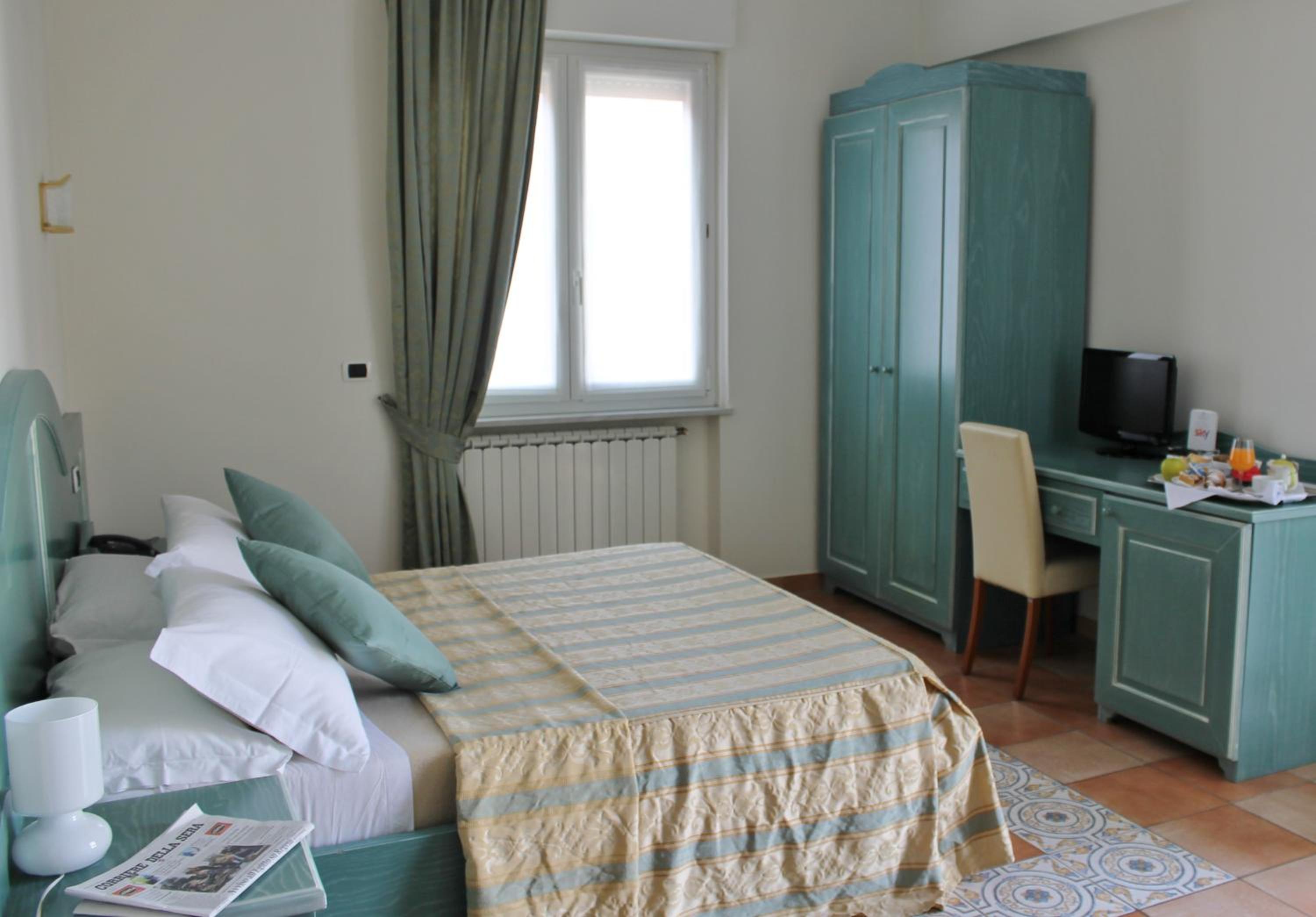 Double or Twin Room - Photo 1