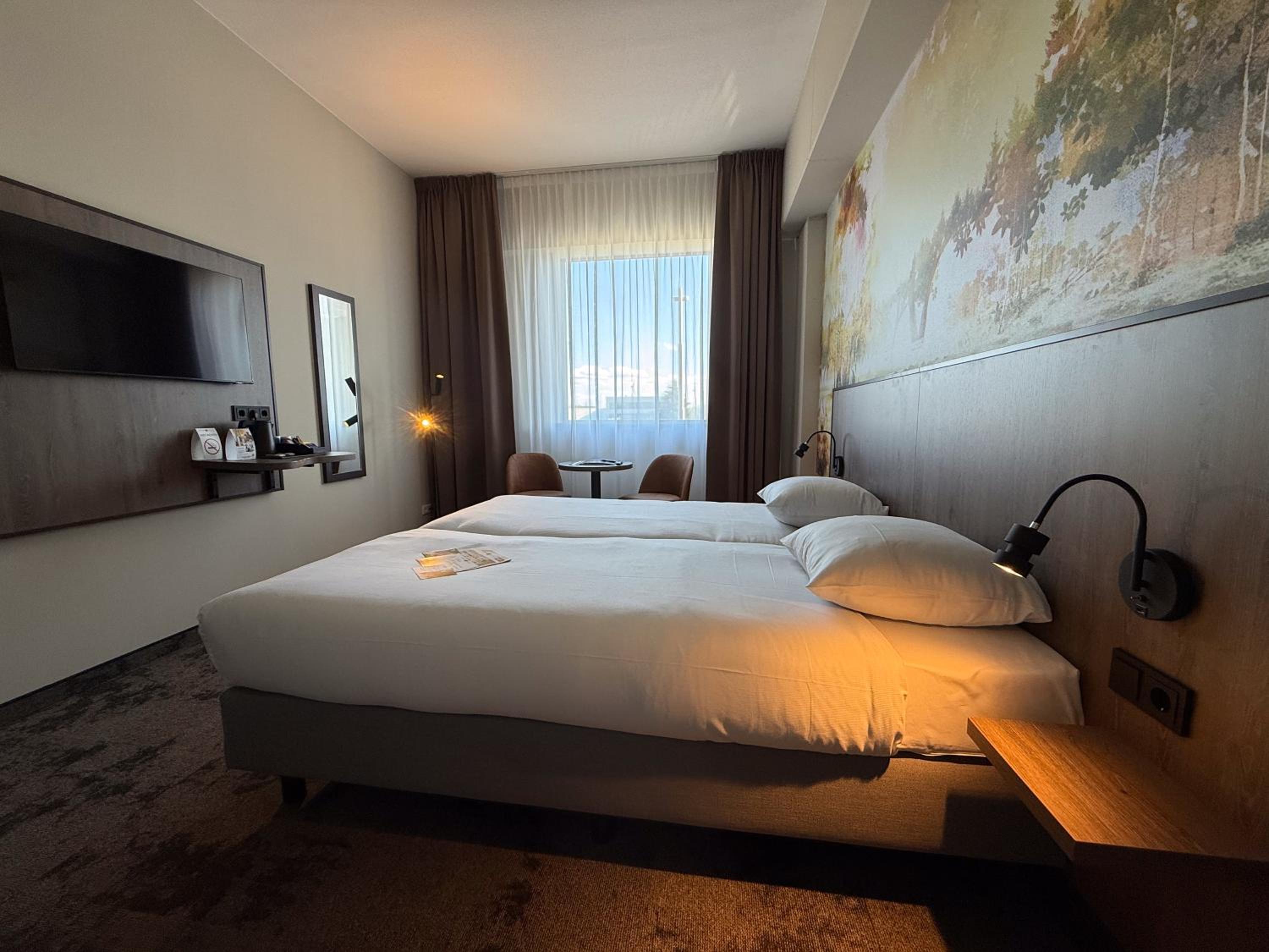 Deluxe Twin Room photo 3