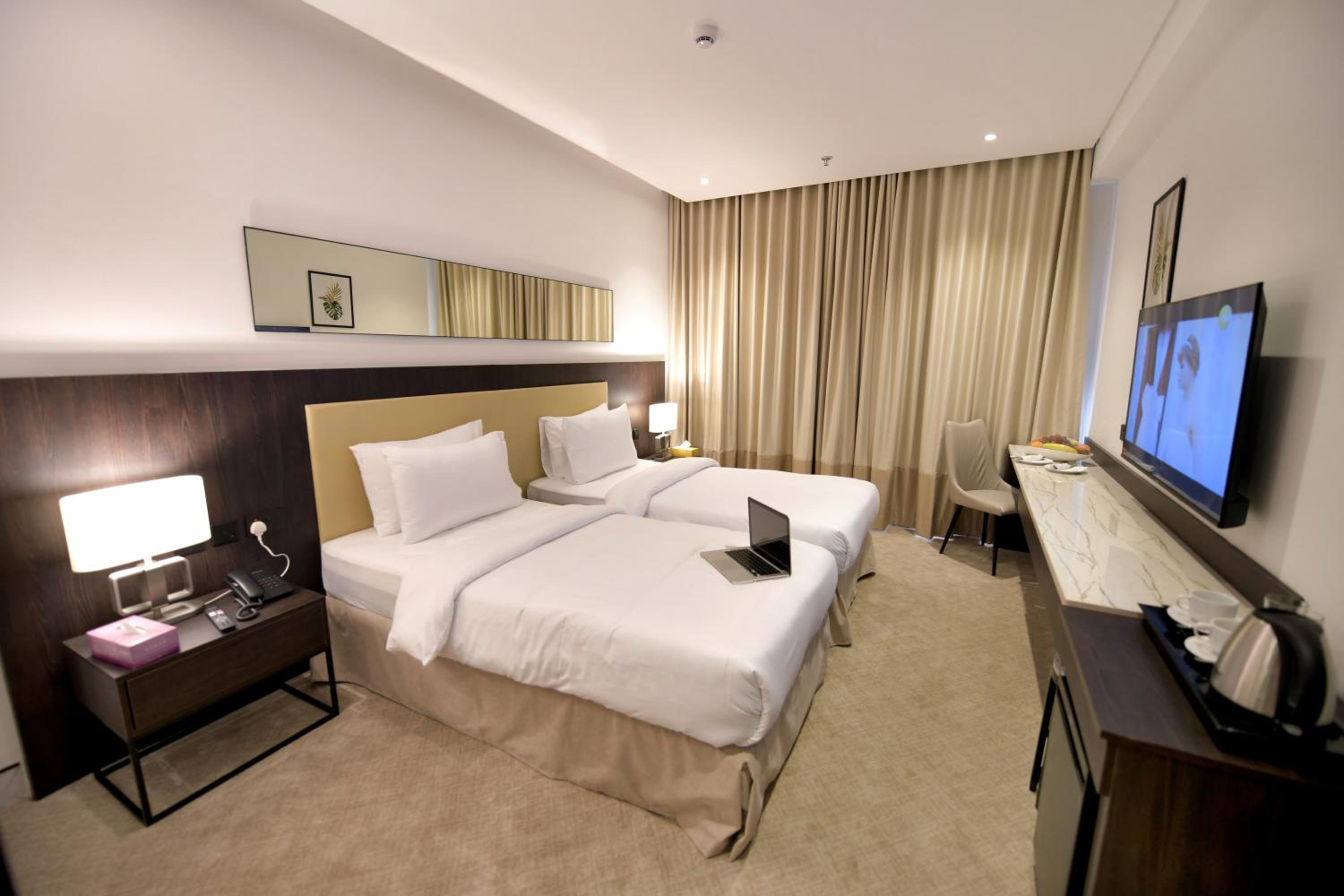 Superior Twin Room with City View
