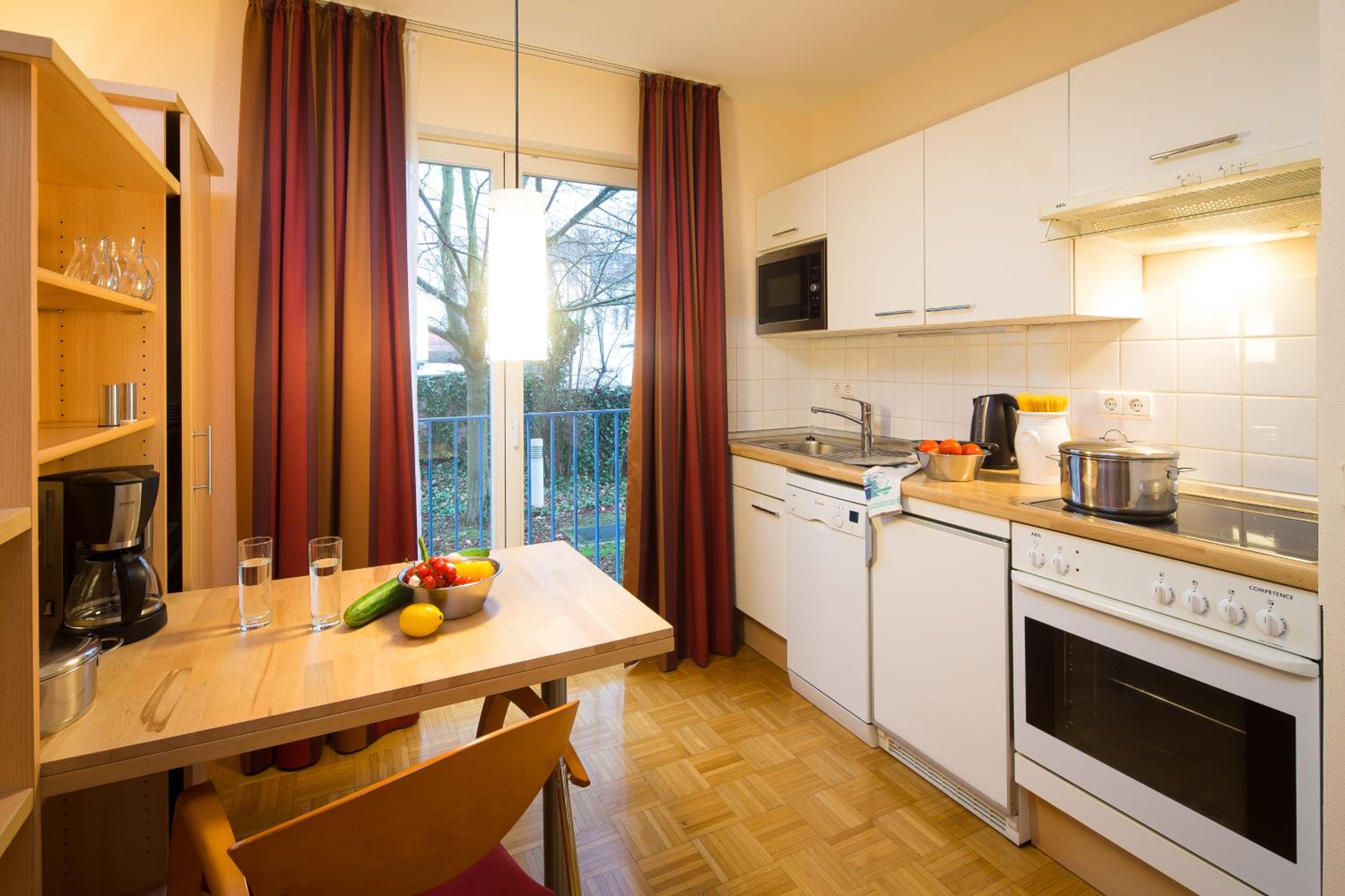 One-Bedroom Apartment thumbnail 6