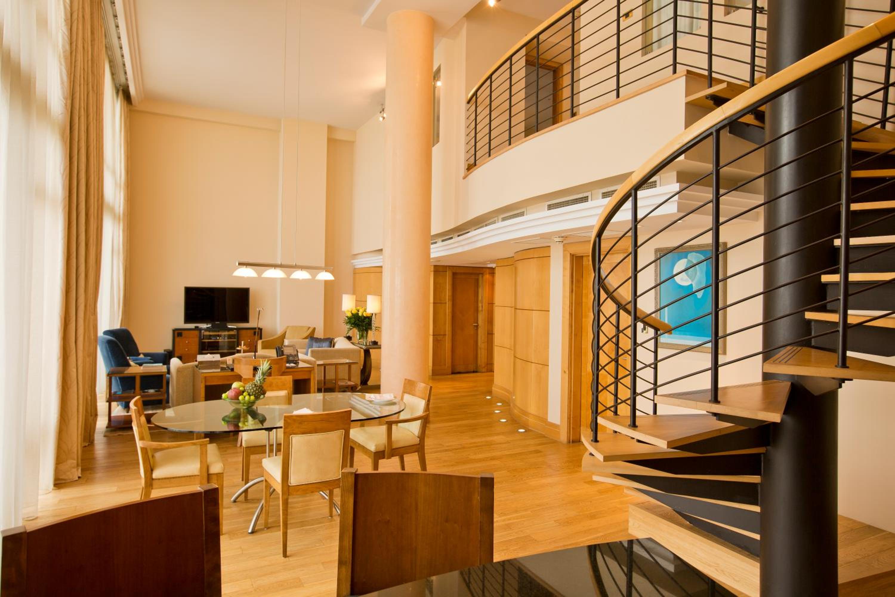 Duplex Three-Bedroom Apartment with Sea View photo 2