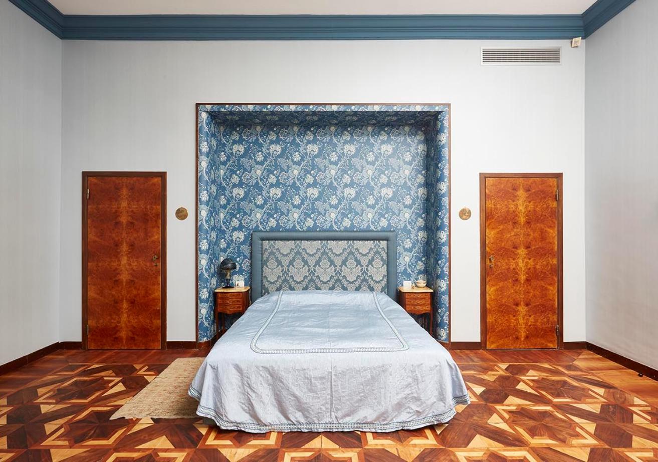 King Suite with Balcony photo 1