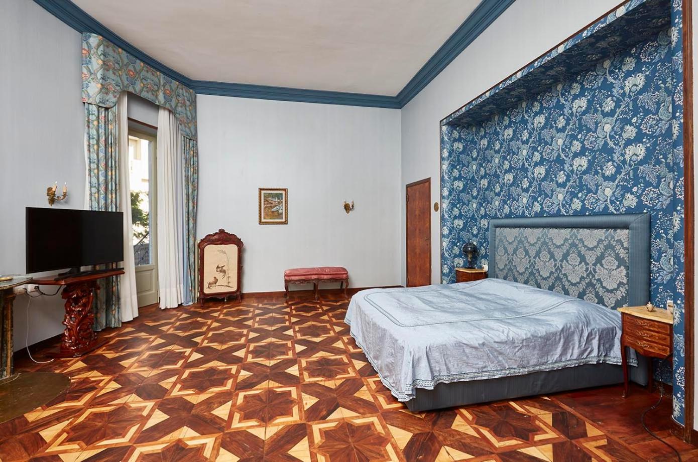 King Suite with Balcony photo 3
