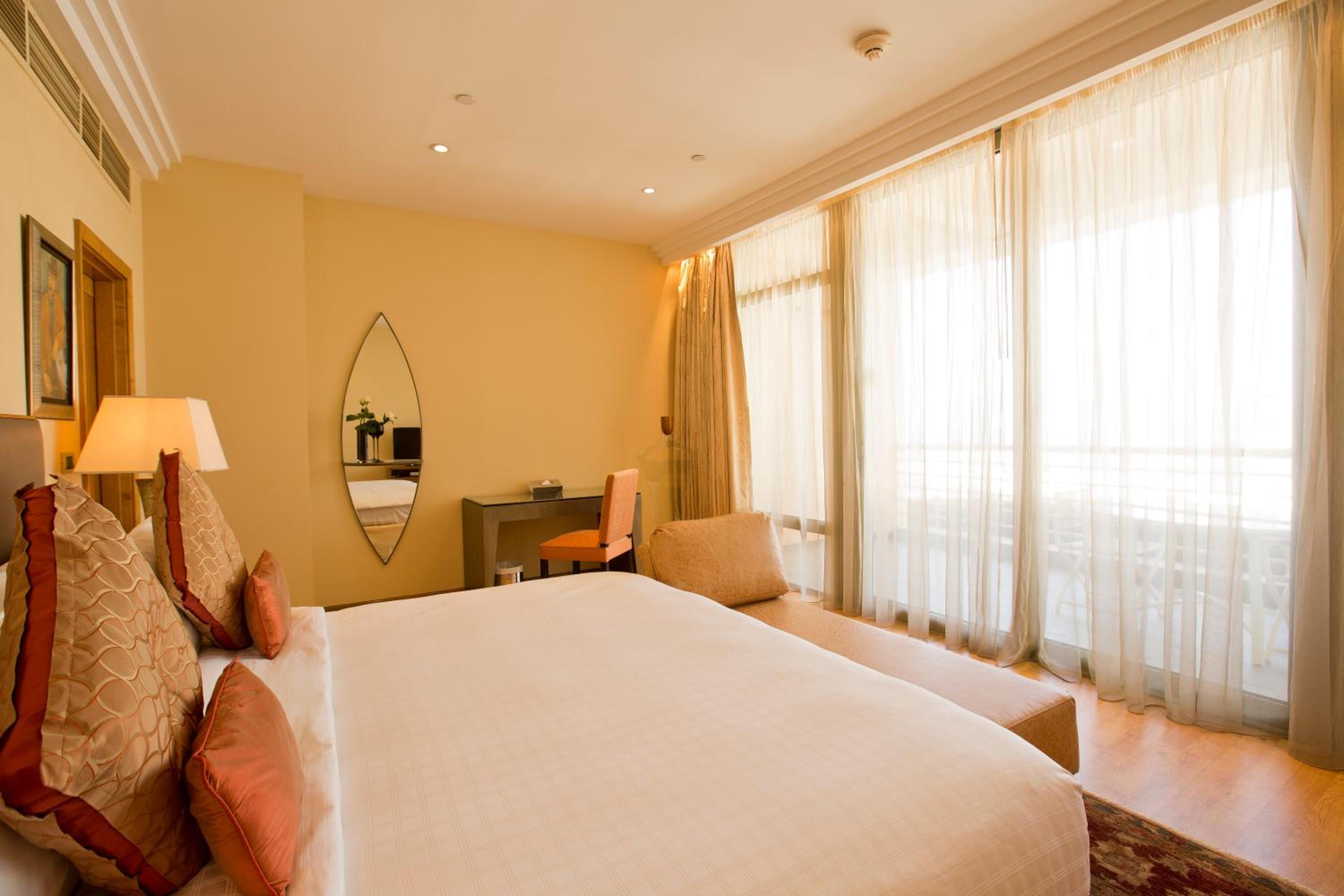 One-Bedroom Apartment with Sea View photo 3
