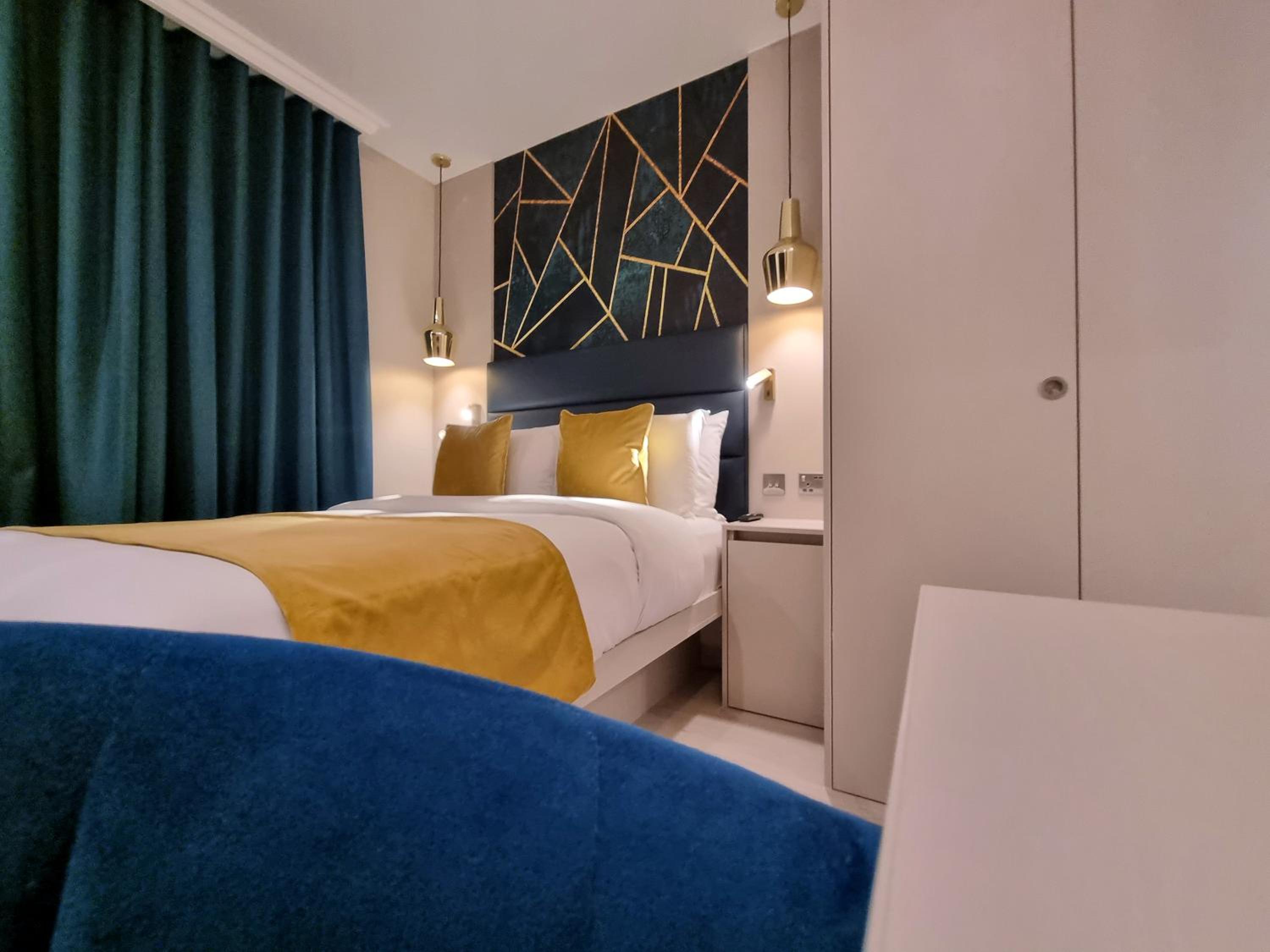 Signature Jacuzzi Suite photo 2