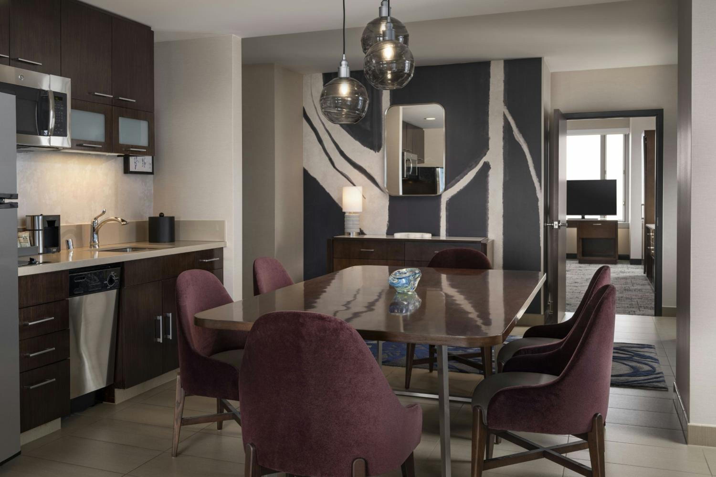 Executive Suite, 1 King, Sofa bed