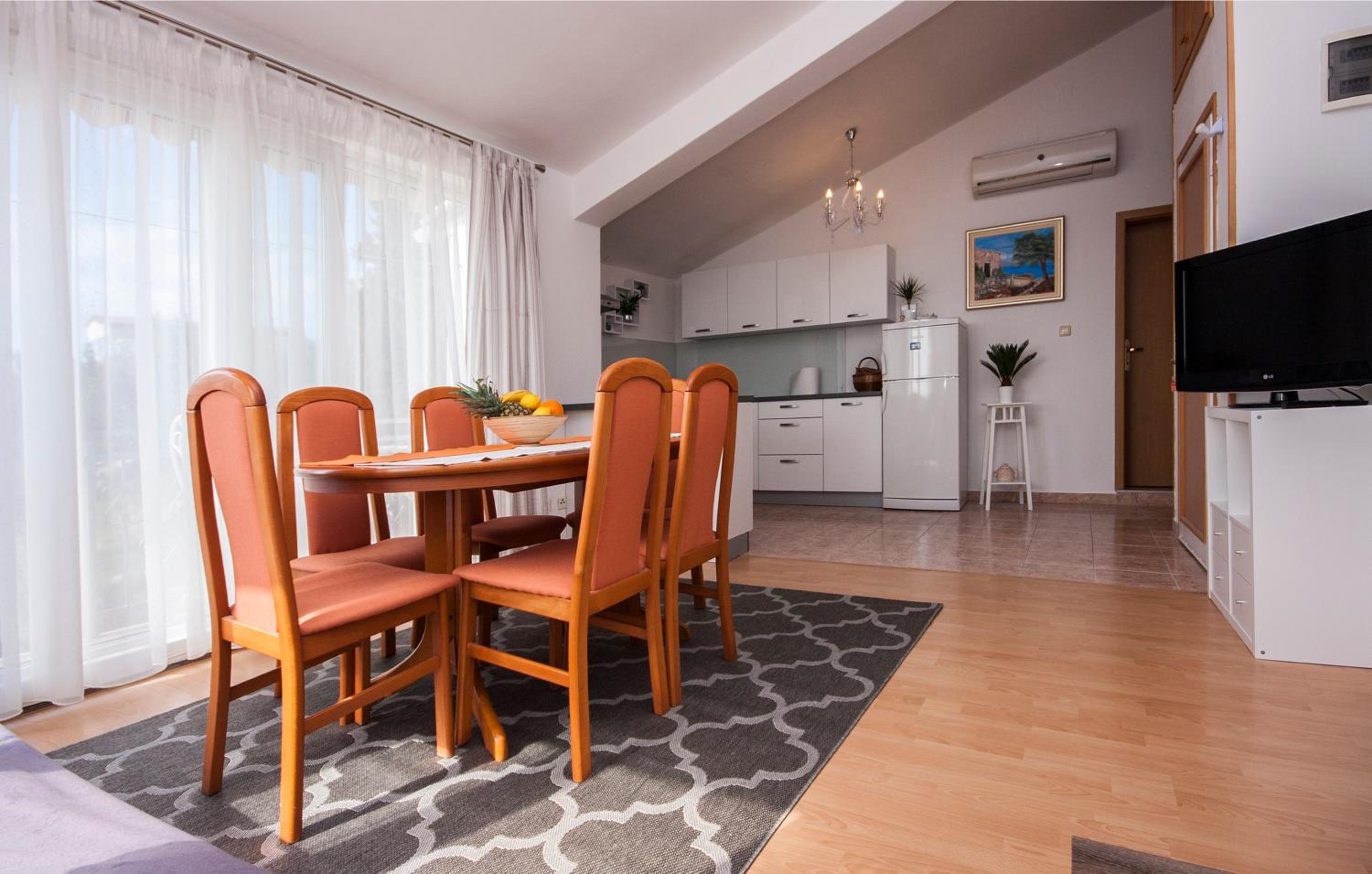 Two-Bedroom Apartment with Sea View photo 2