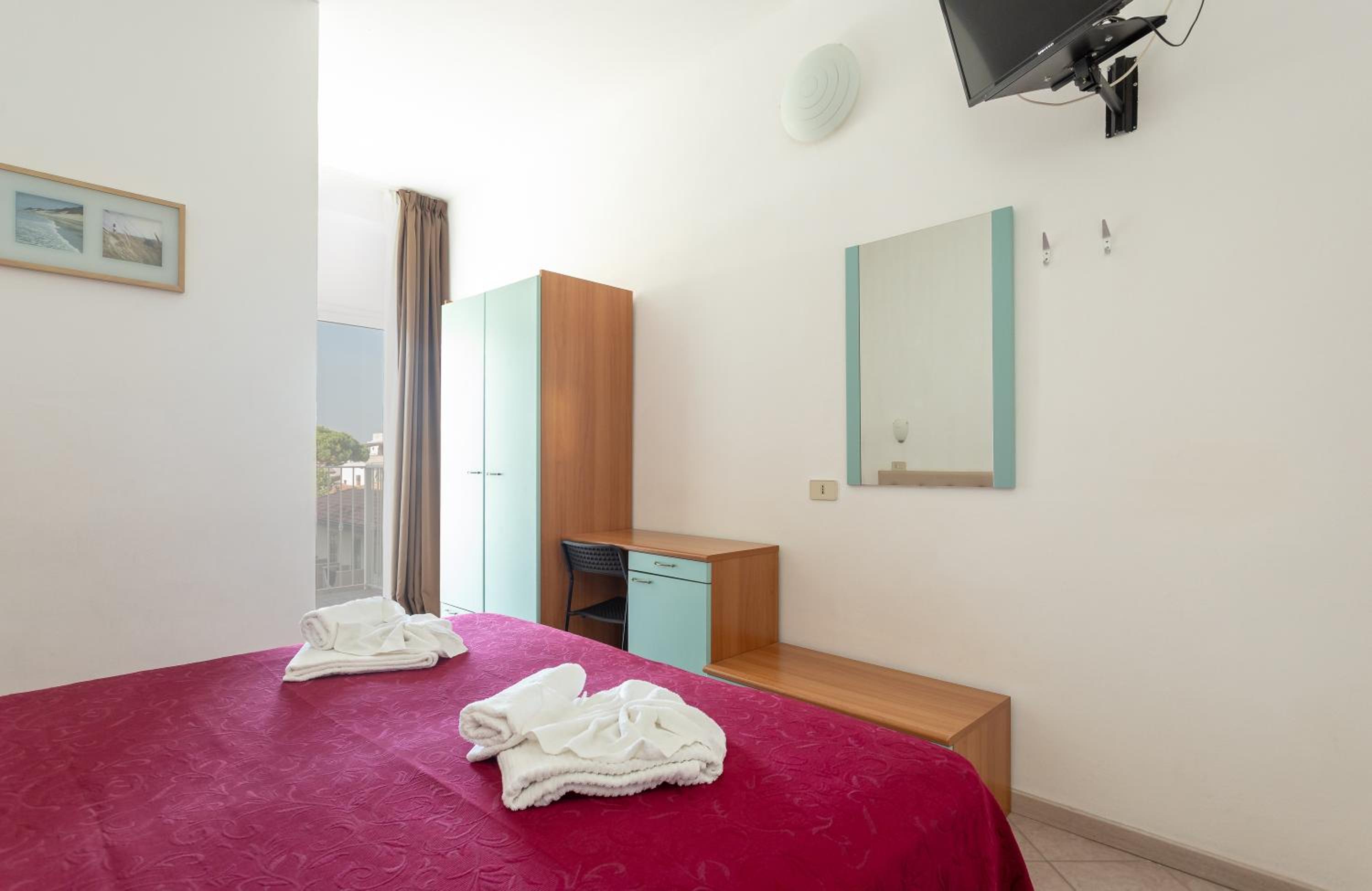 Double or Twin Room with Sea View