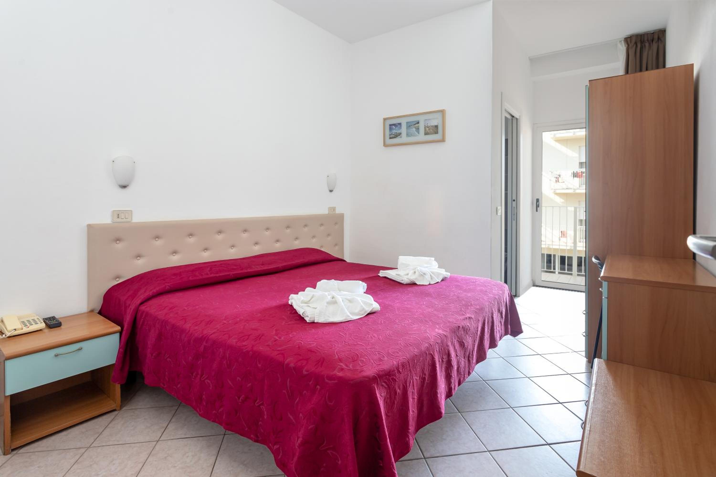 Double or Twin Room with Sea View