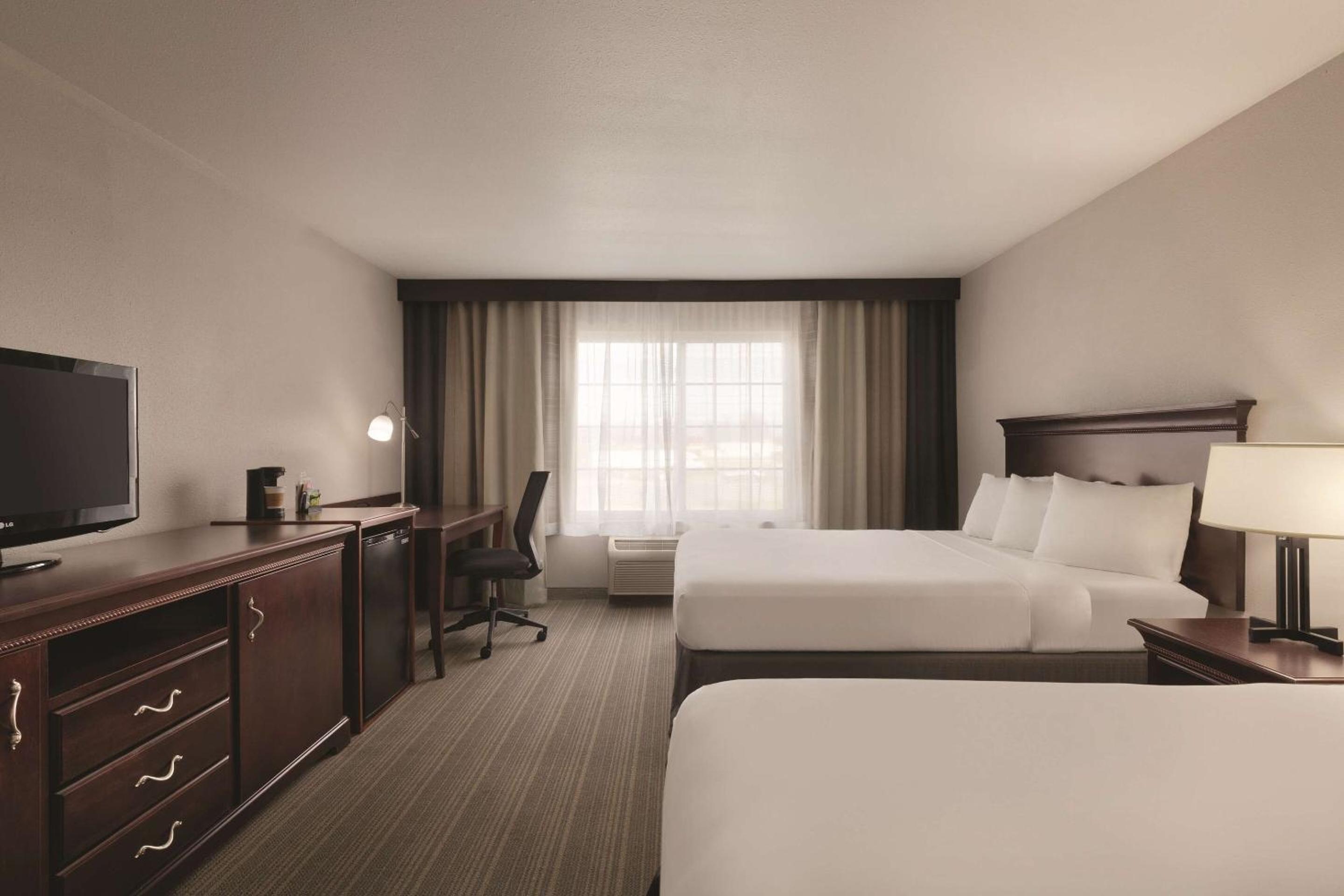 Queen Room with Two Queen Beds - Non-Smoking