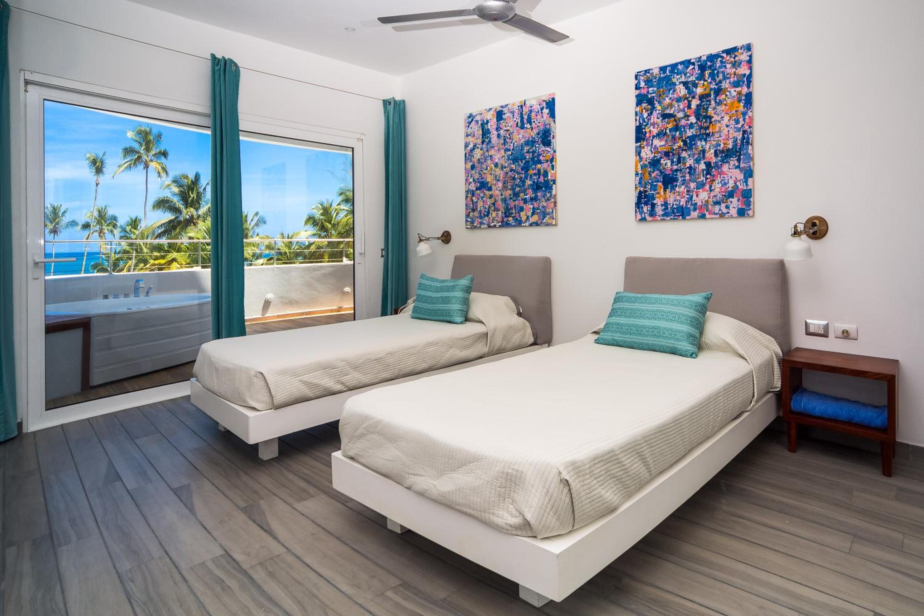 Two-Bedroom Apartment - A photo 2