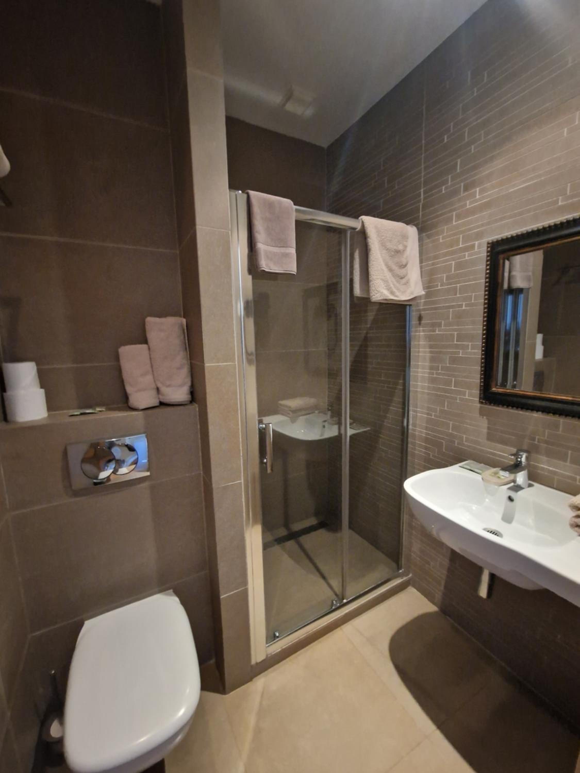 Comfort Triple Room