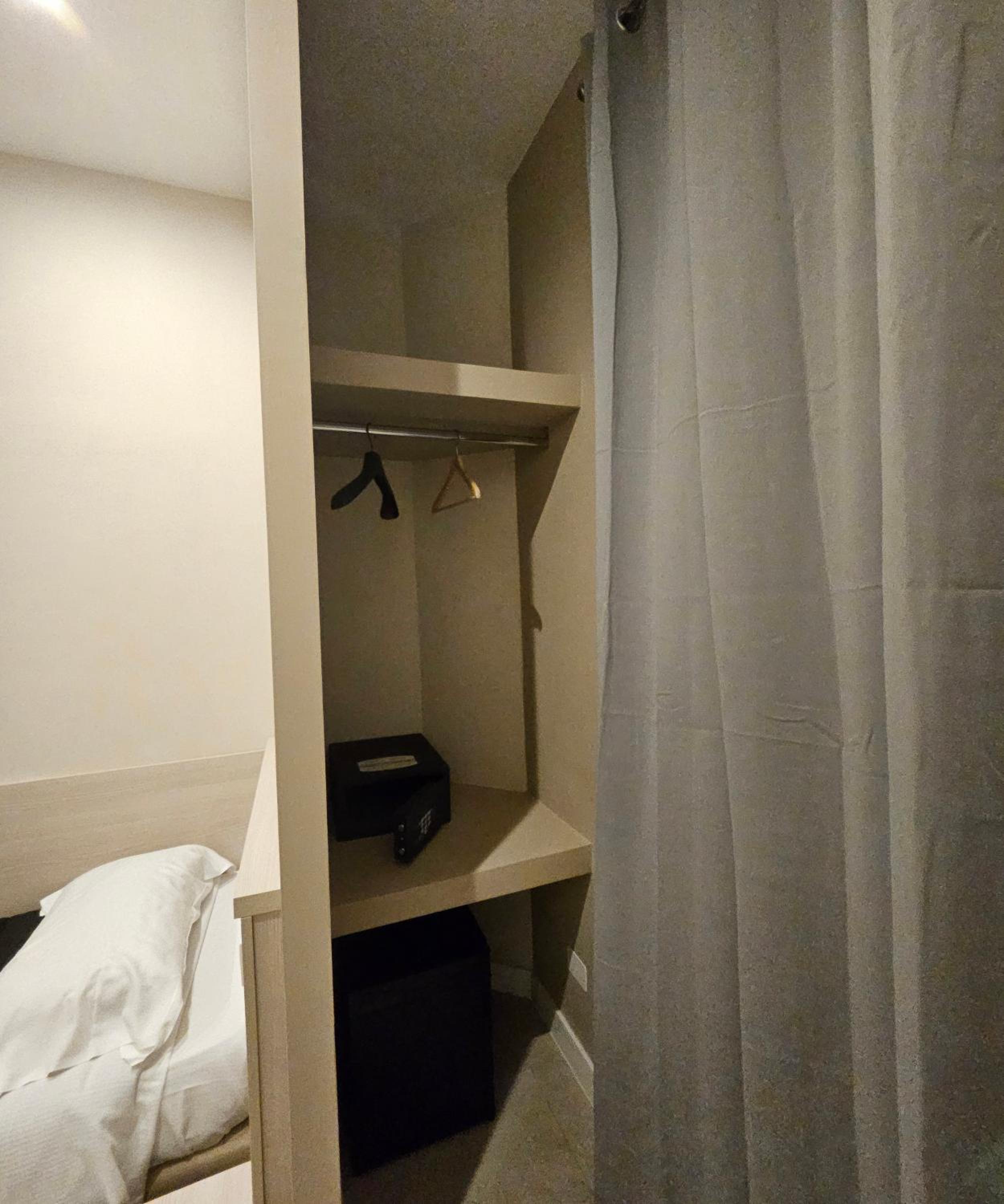 Single Room photo 2