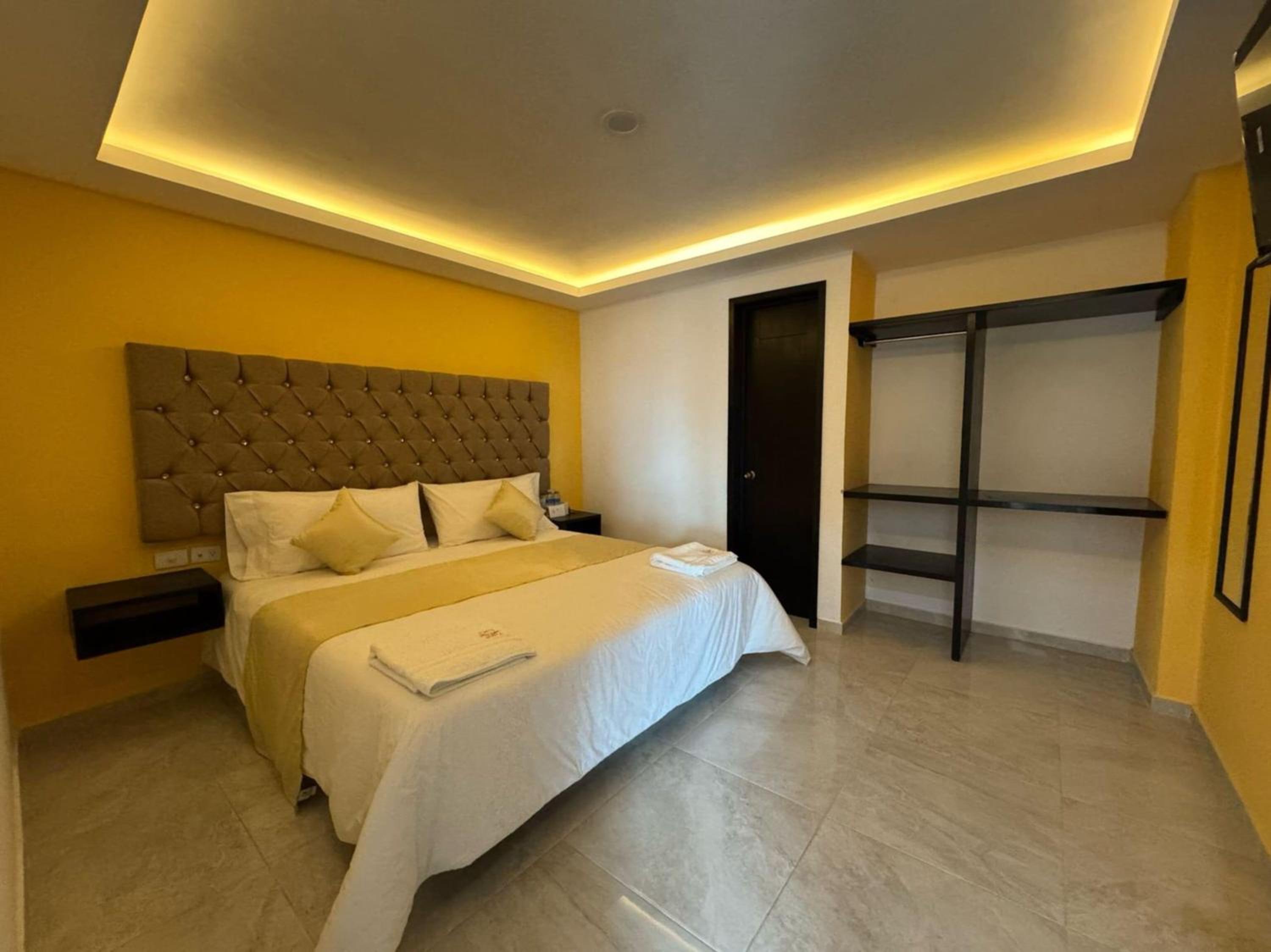 Deluxe with Jacuzzi - Photo 3