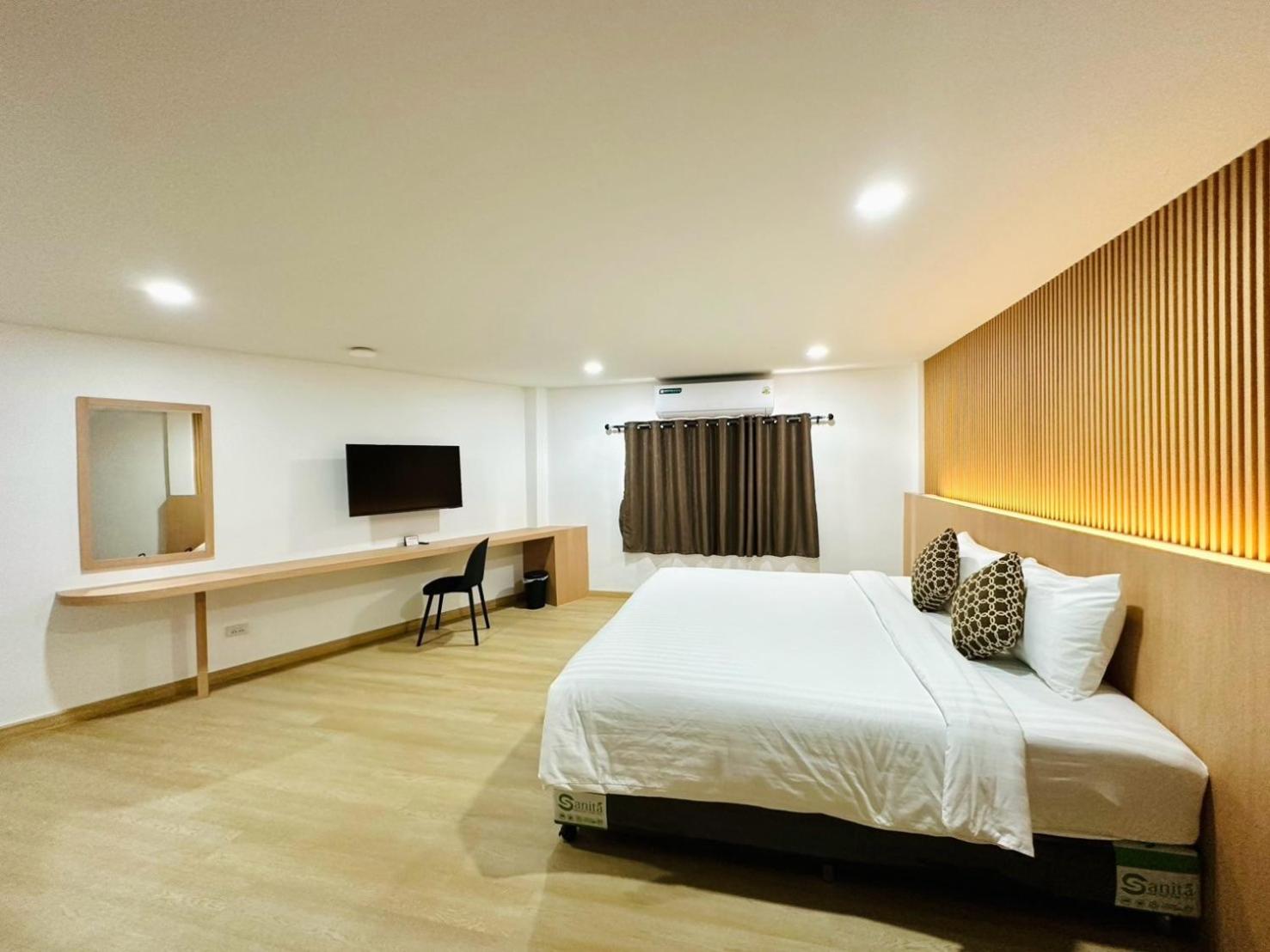 Deluxe Double or Twin Room