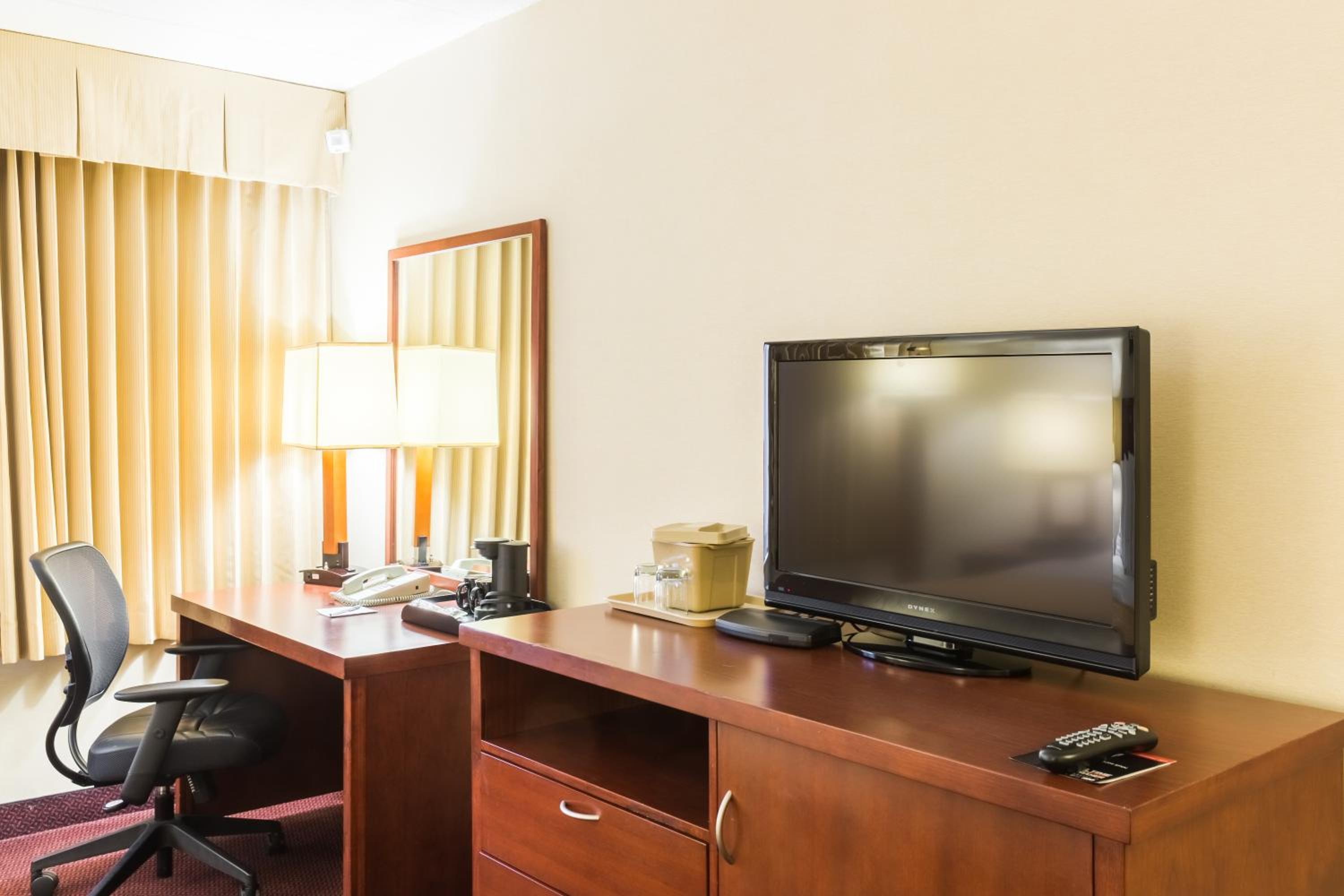 Queen Room with Two Queen Beds - Disability Access/Non-Smoking - Photo 1