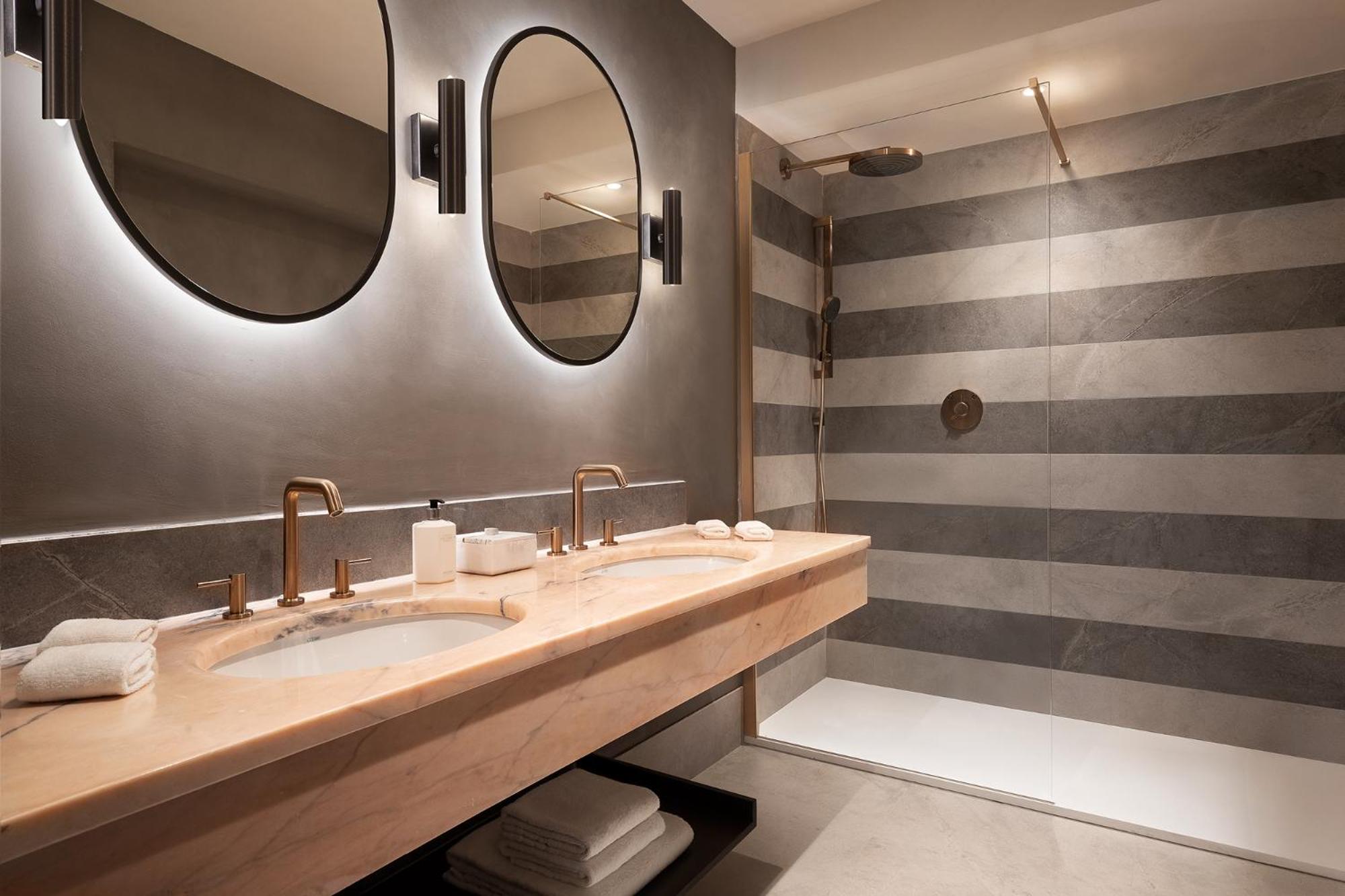 Grand Superior Double or Twin  Room - Photo 3