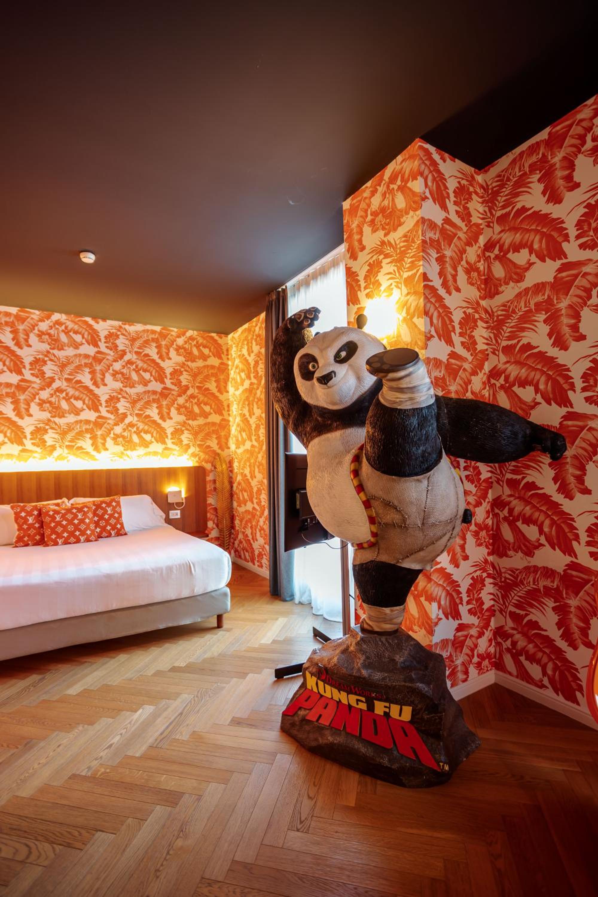 King Suite with Living Room and Sofa - Non-Smoking