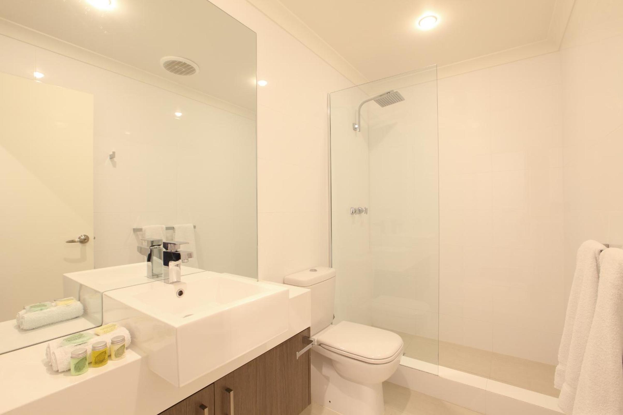Queen Room - Ocean View photo 2