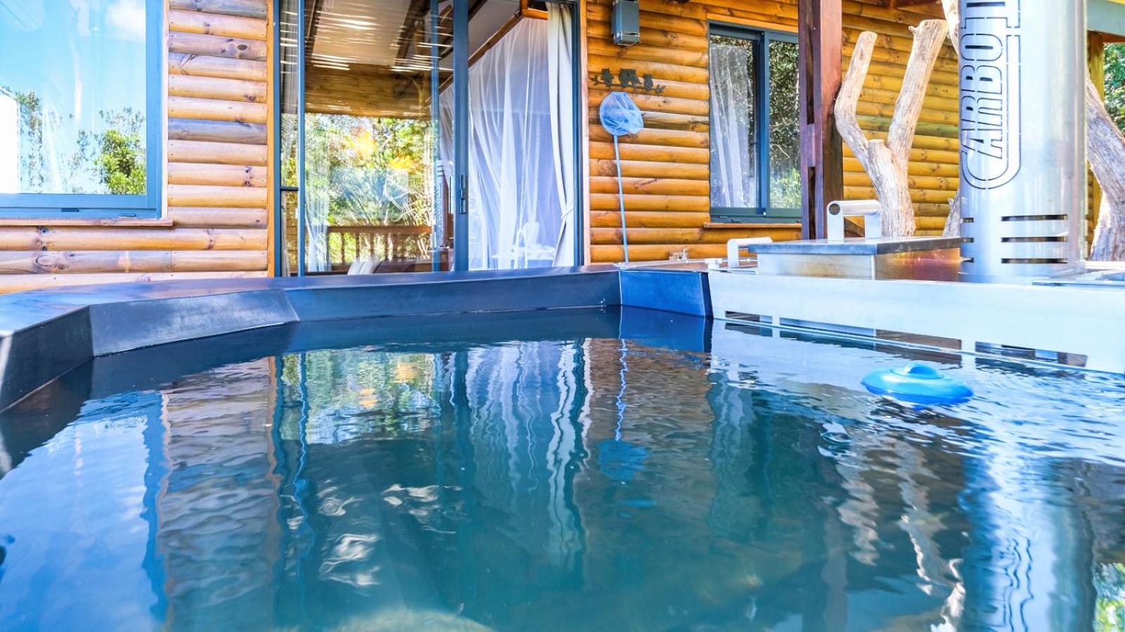 Luxury Bungalow - Photo 1