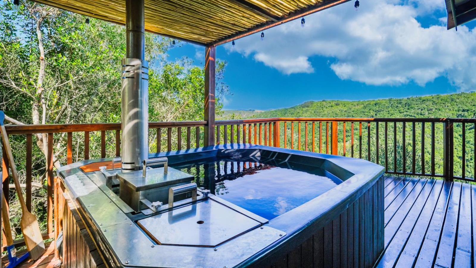 Luxury Bungalow - Photo 2