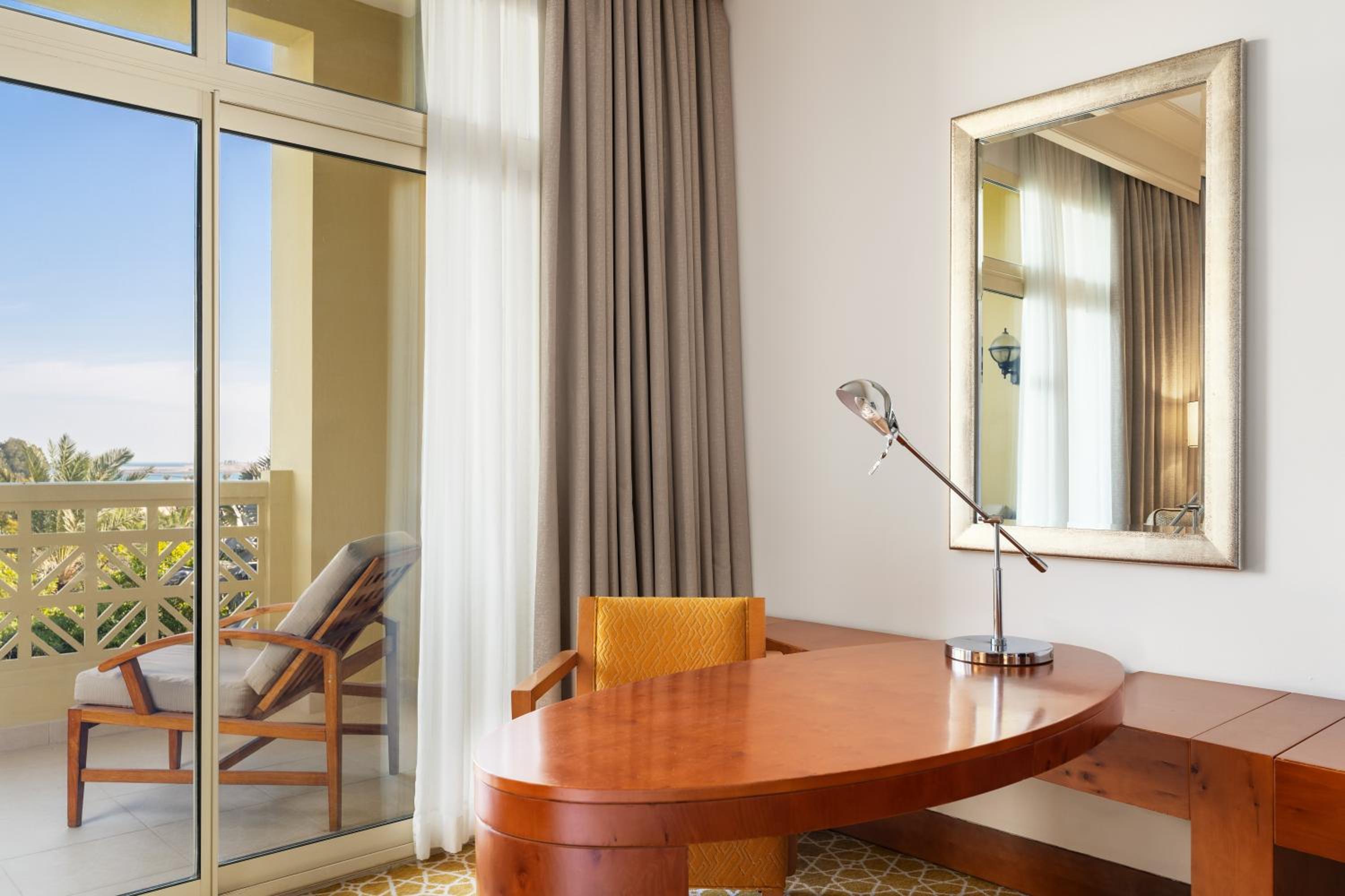 King Room with Garden View - Photo 2