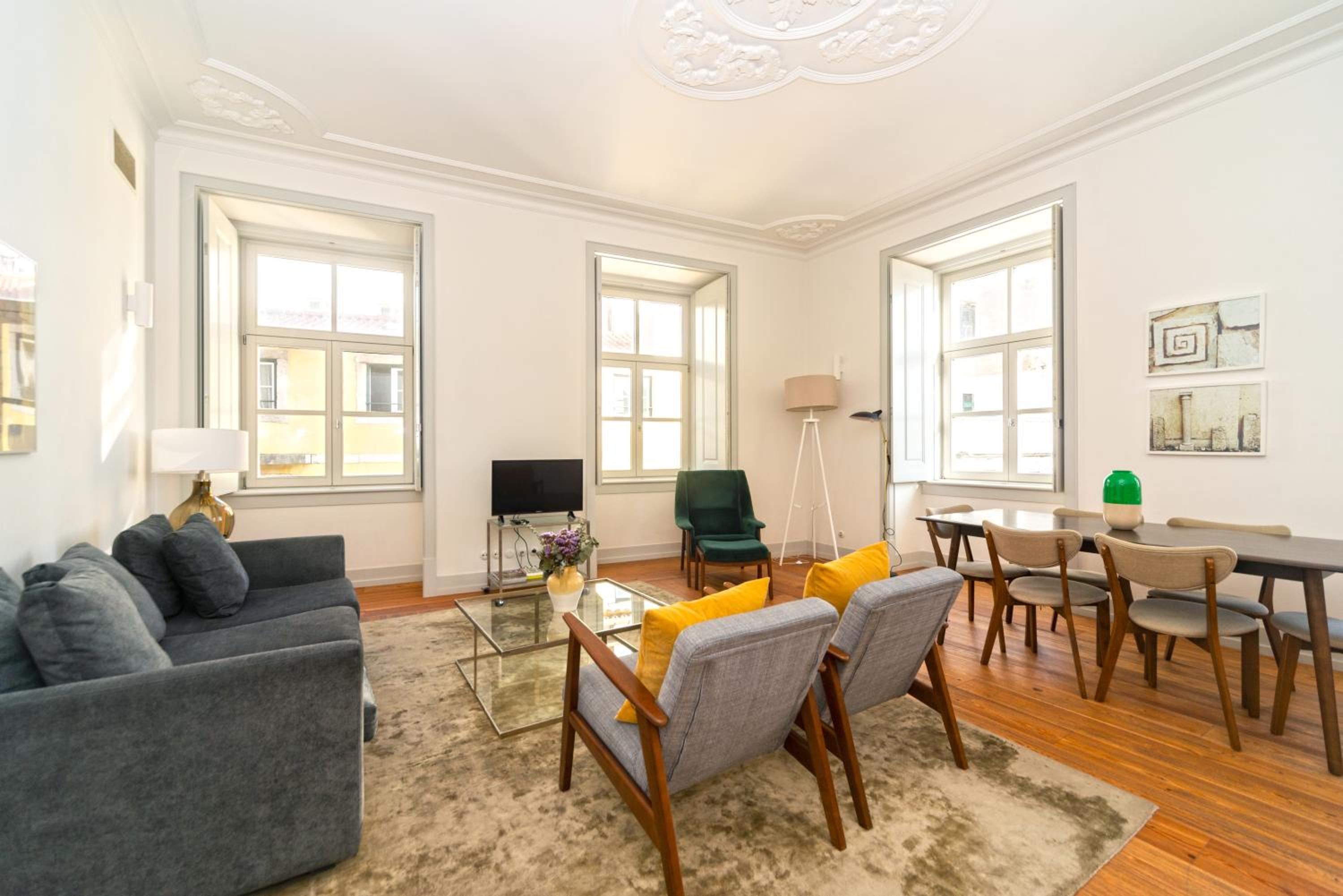 Apartment with Sea View - Photo 5