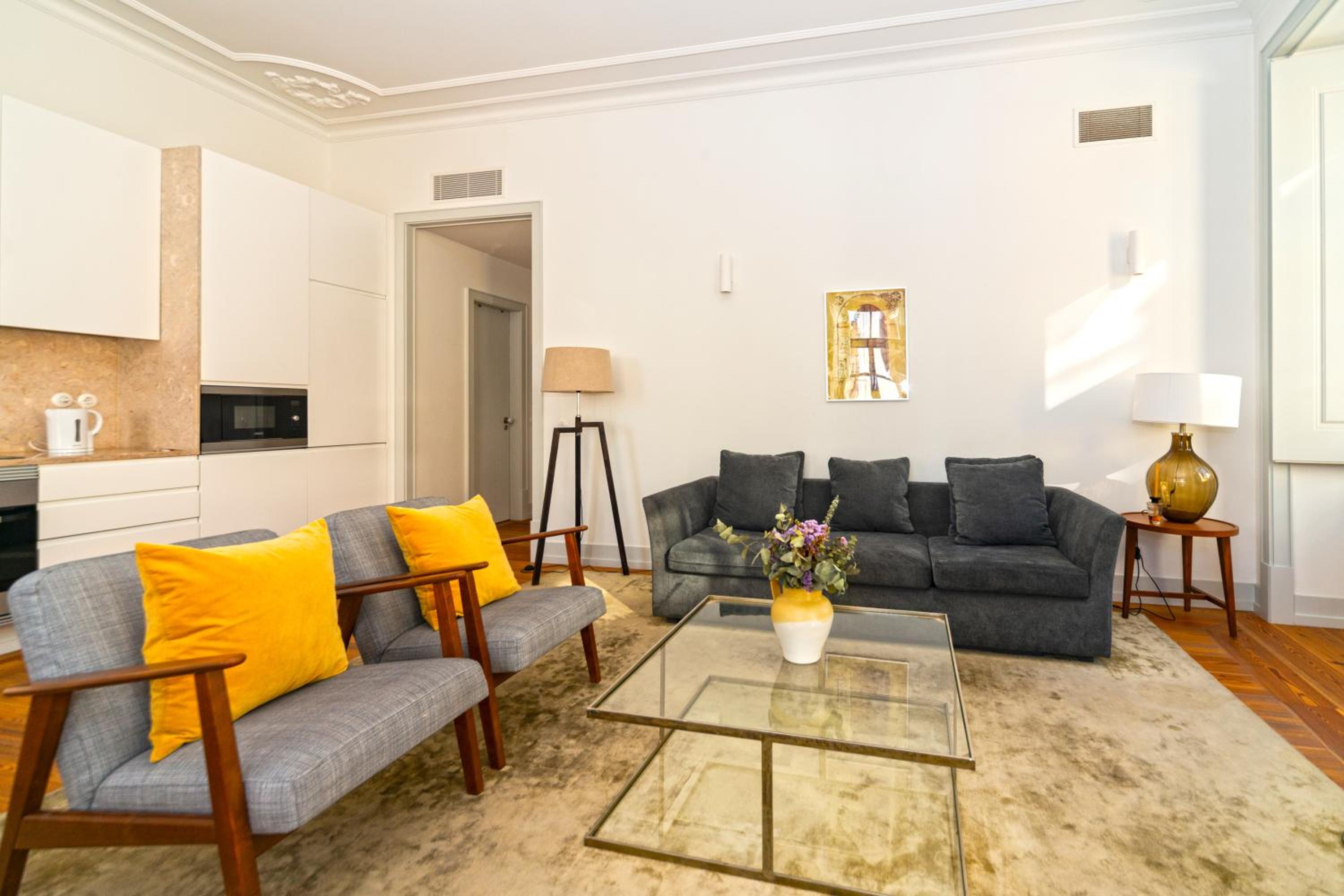 Apartment with Sea View - Photo 4