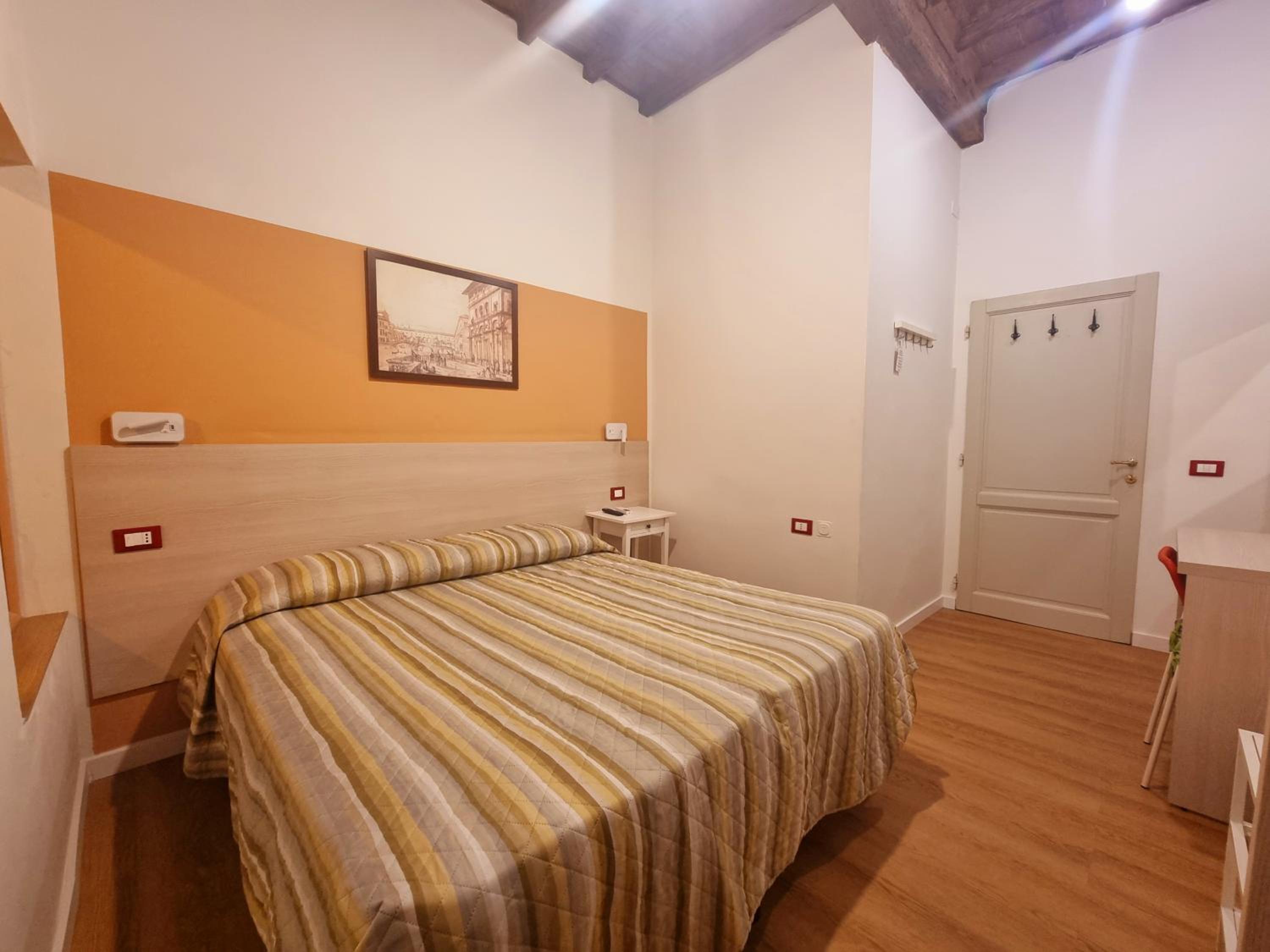 Single Room with Shared Bathroom