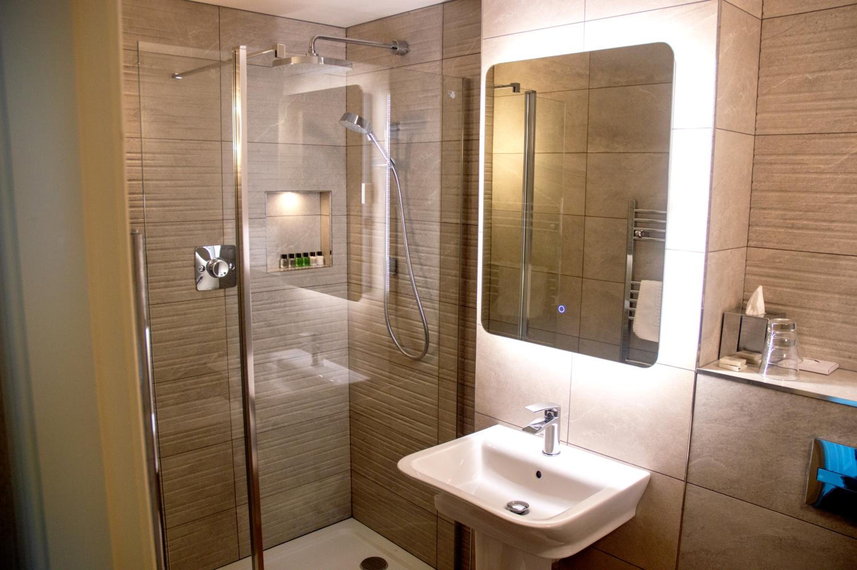 Admirals Ground Floor Sea View Room with Patio - Photo 3
