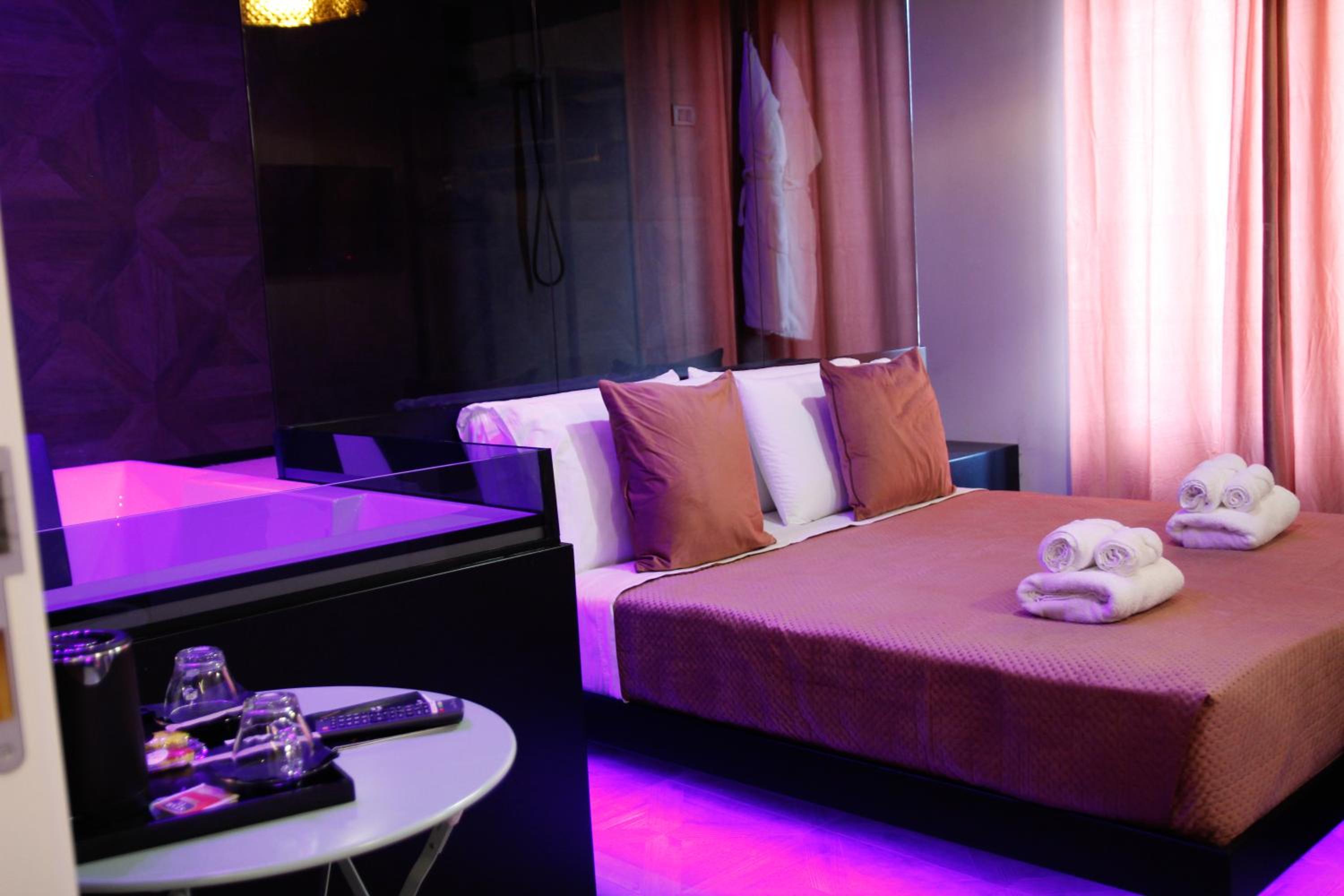 Queen Room with Spa Bath