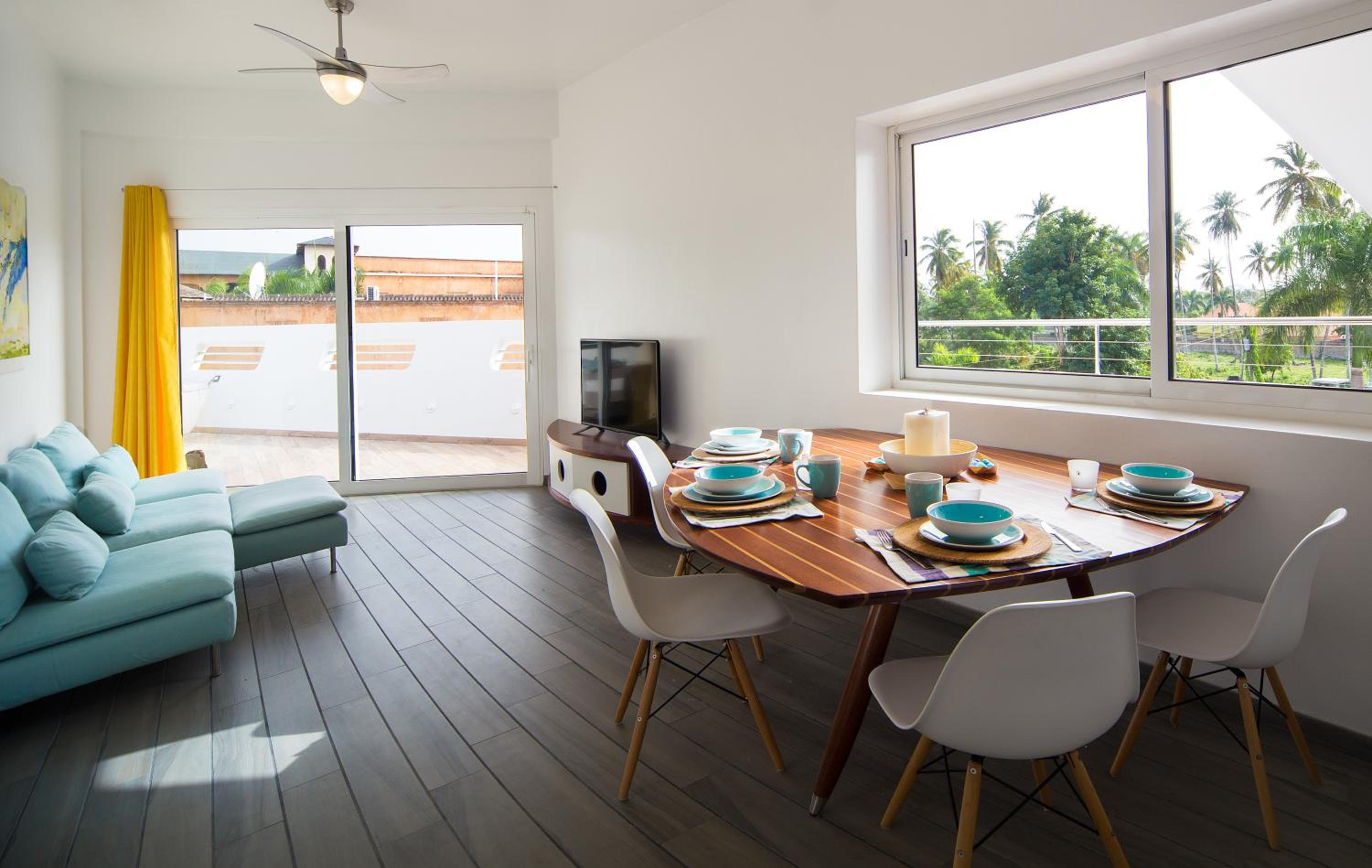 Apartment with Terrace - D photo 2