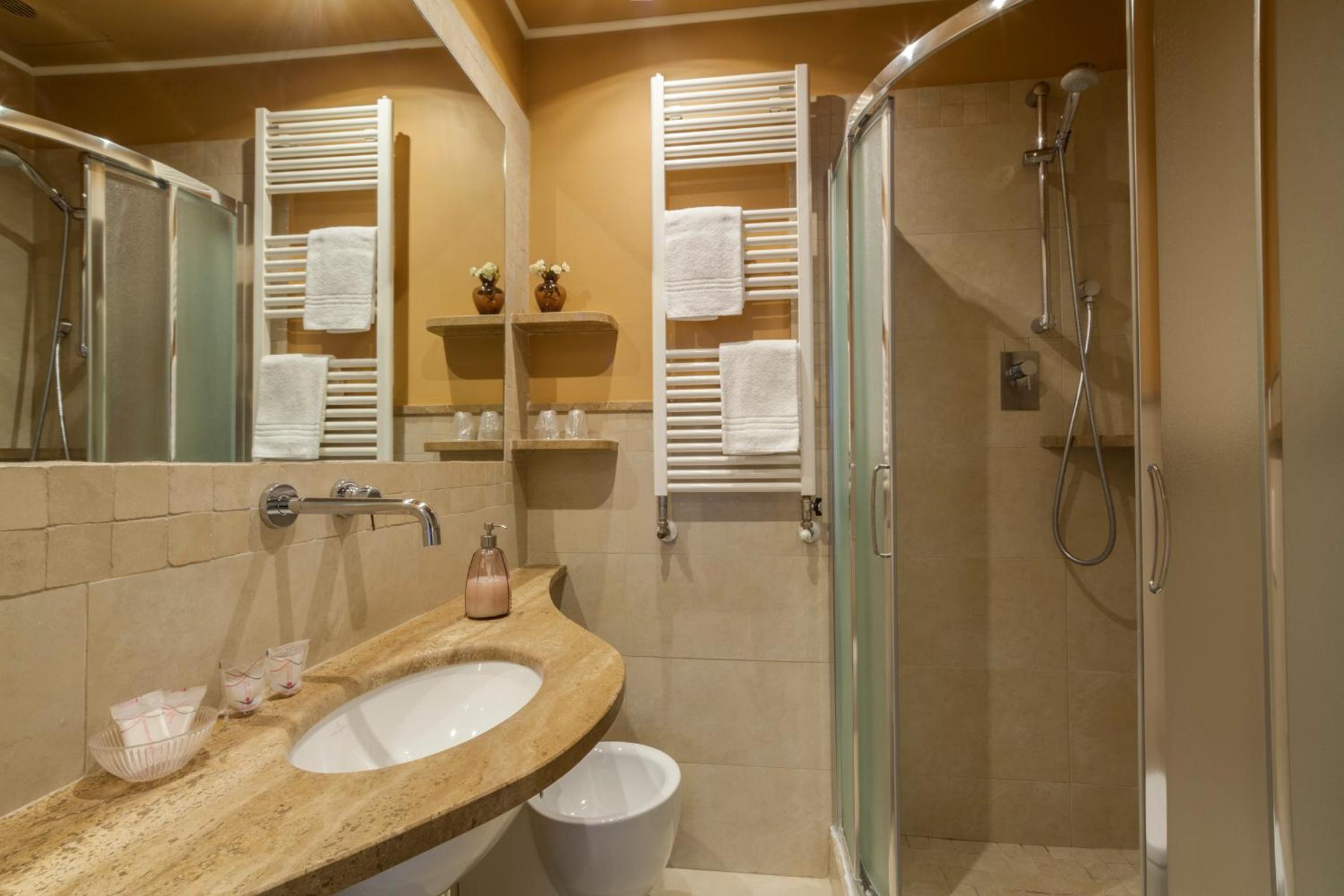 Double or Twin Room photo 3