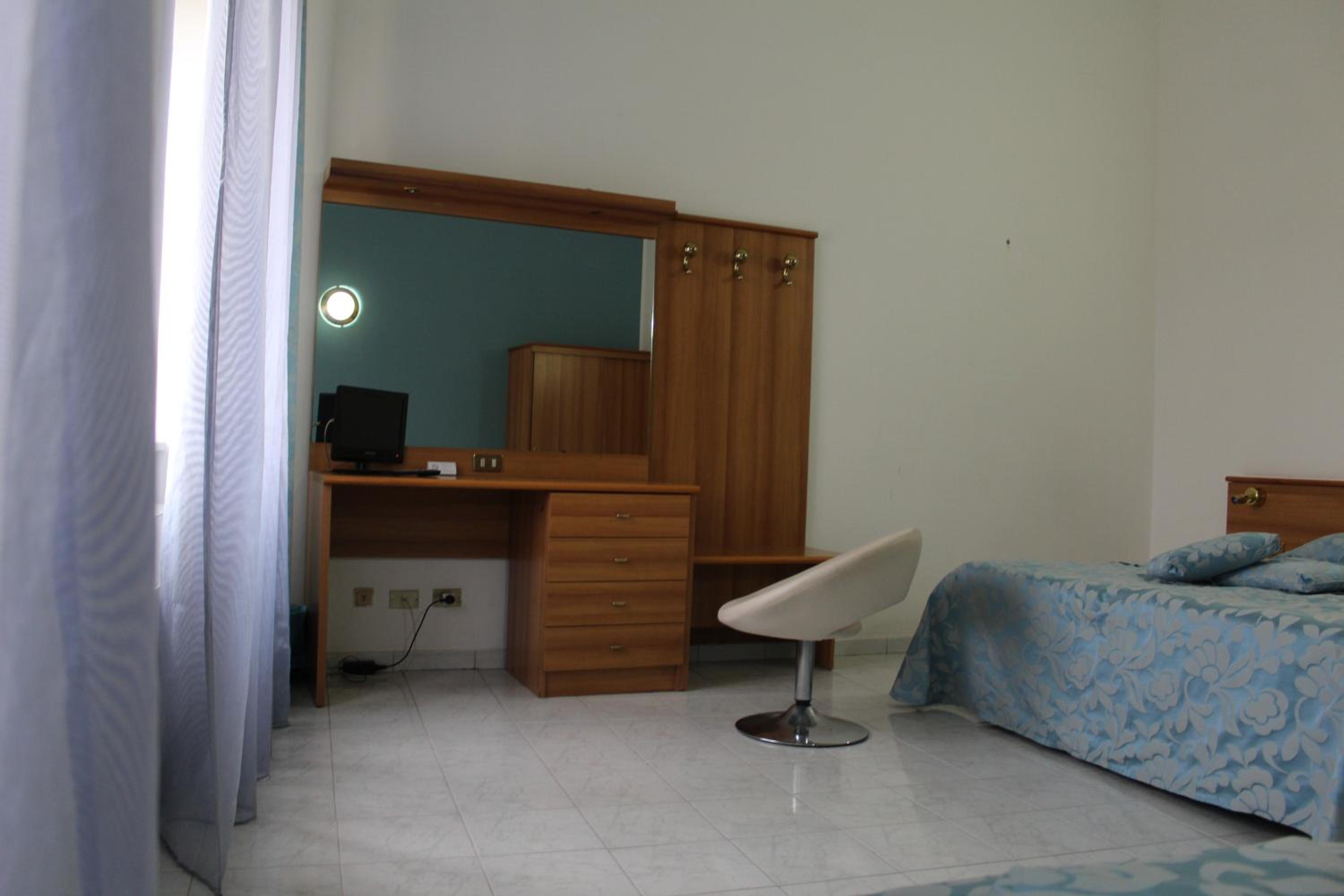 Double Room - Photo 2