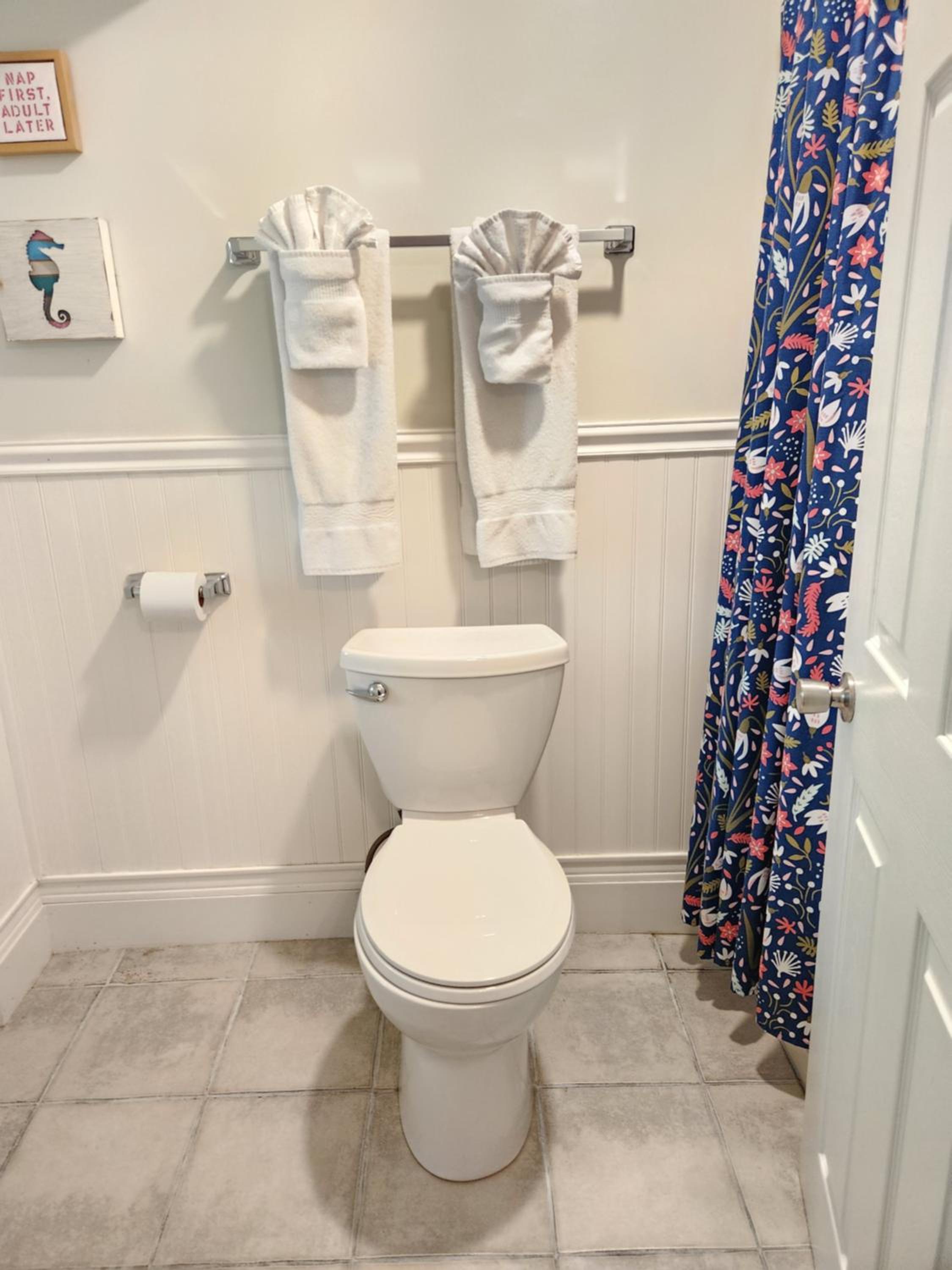 Deluxe Queen Suite - Photo 3