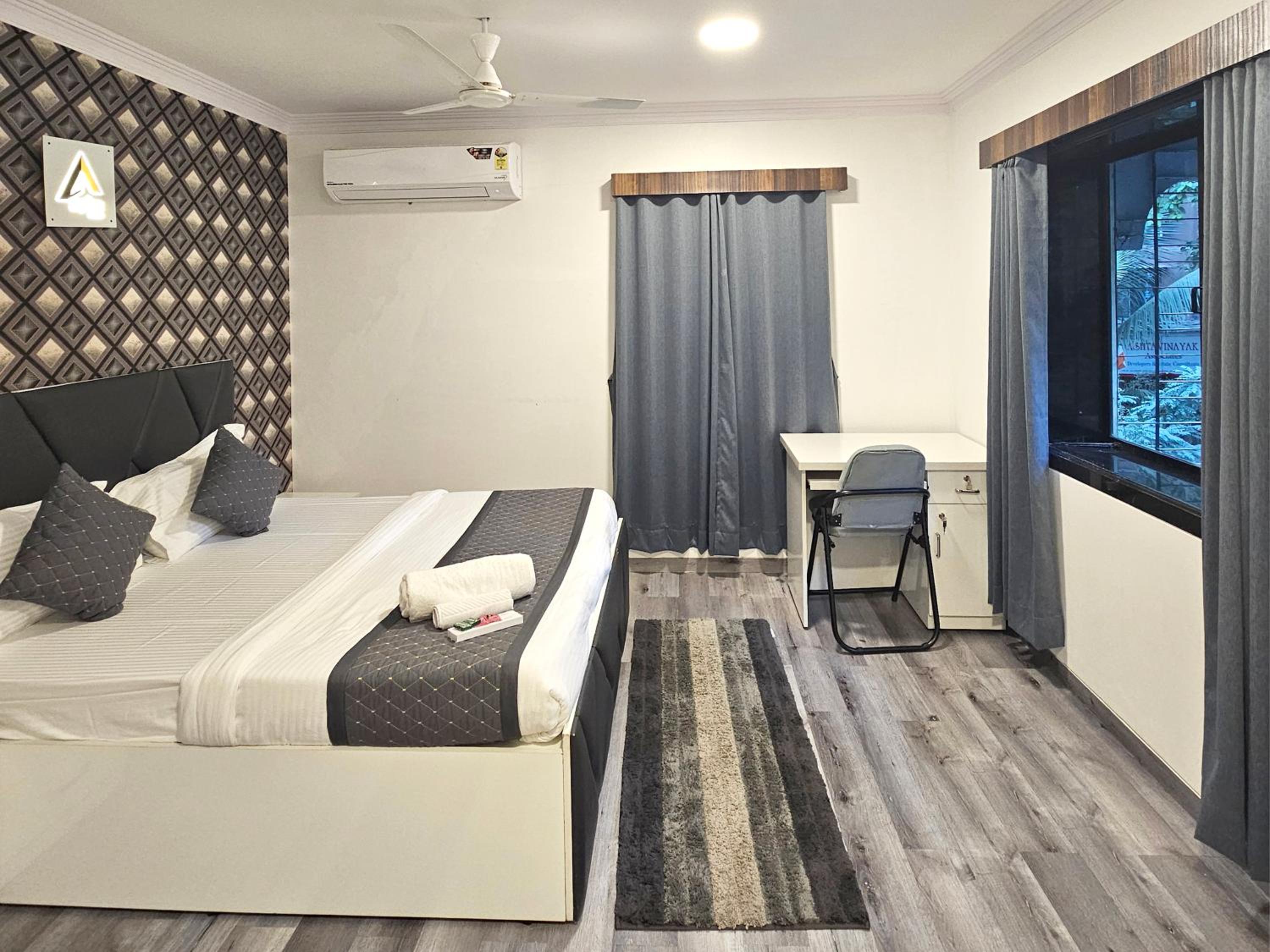 Deluxe Room - Photo 16
