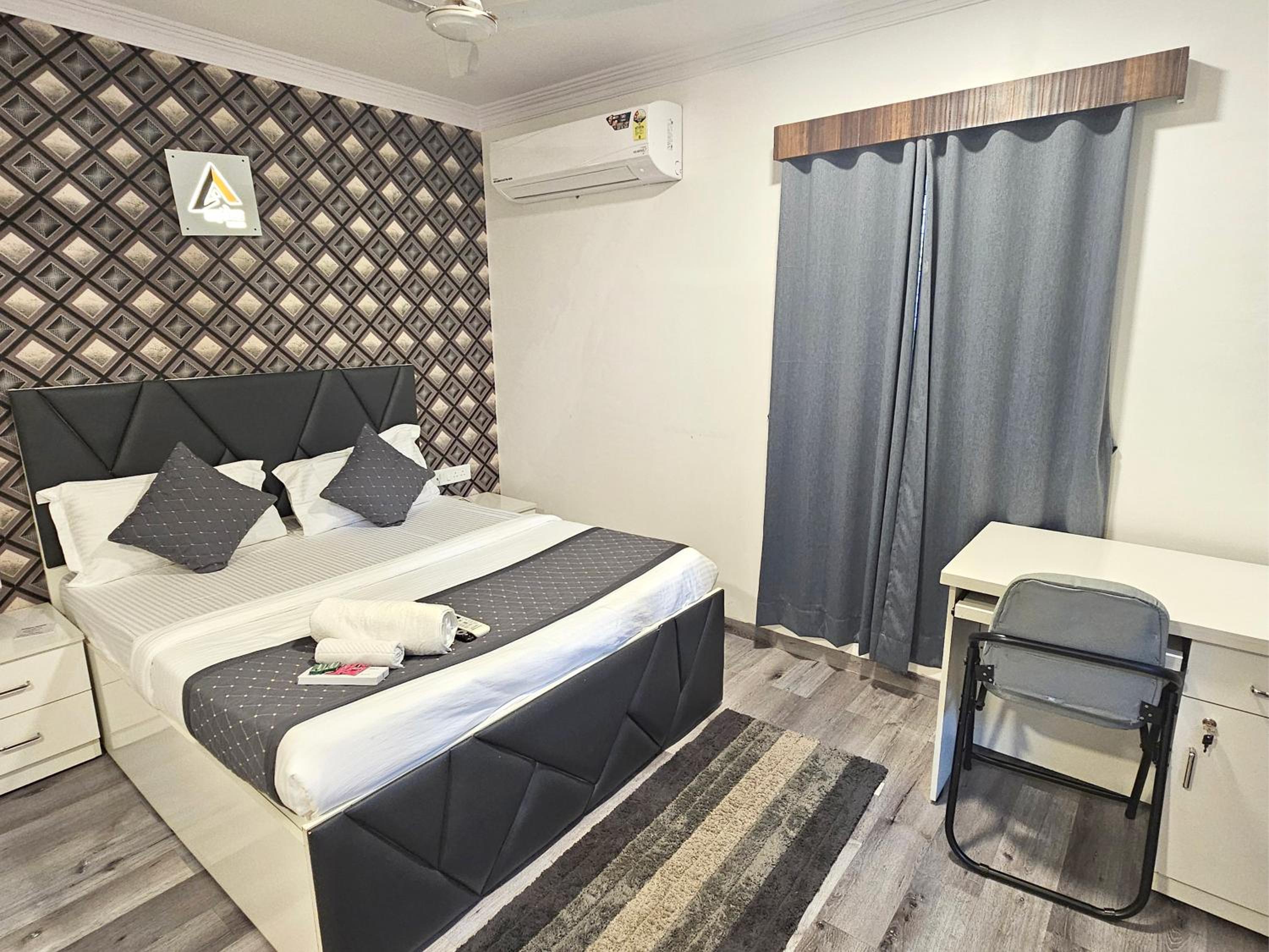 Deluxe Room - Photo 15