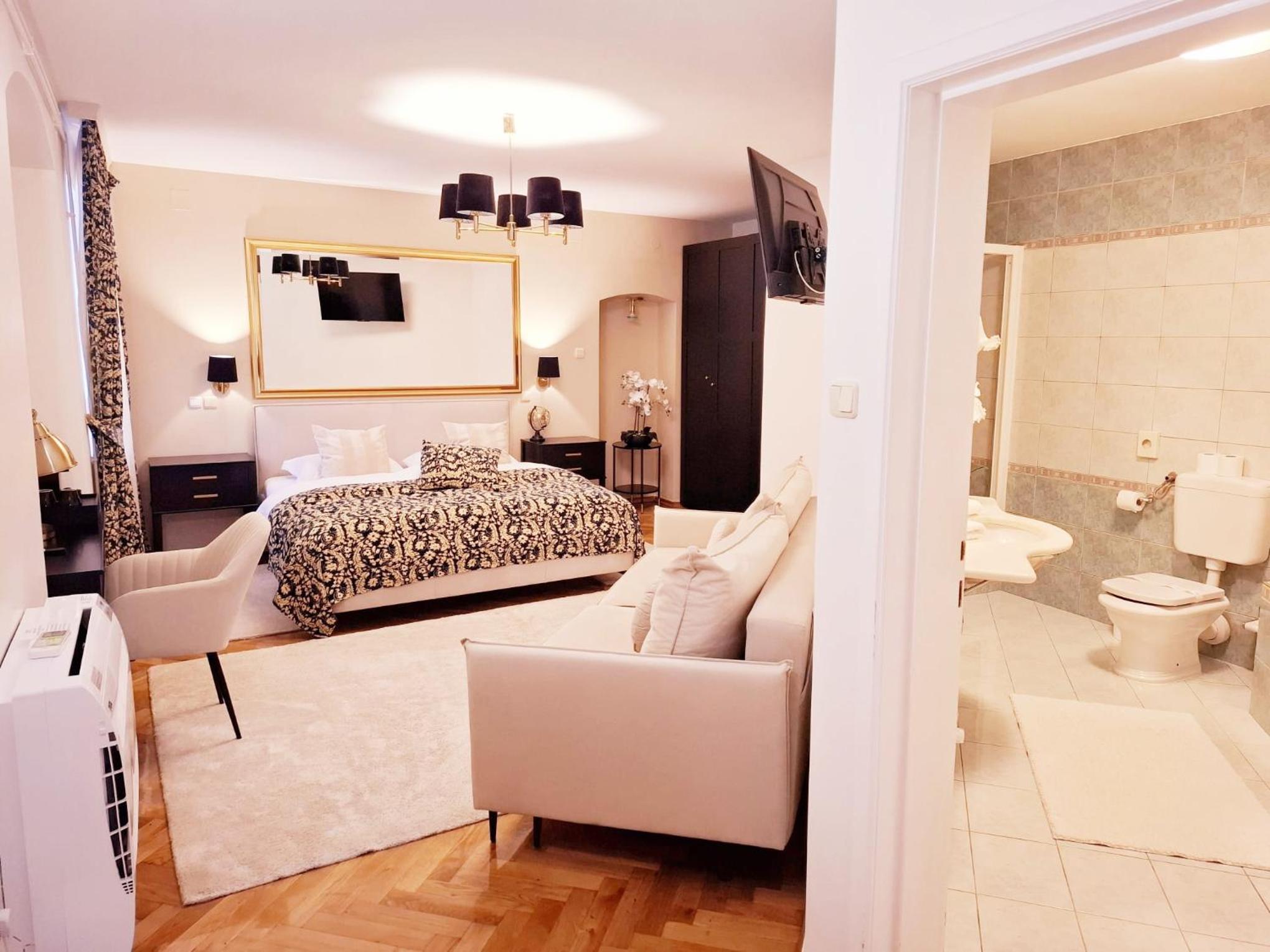 Deluxe Double Room photo 3