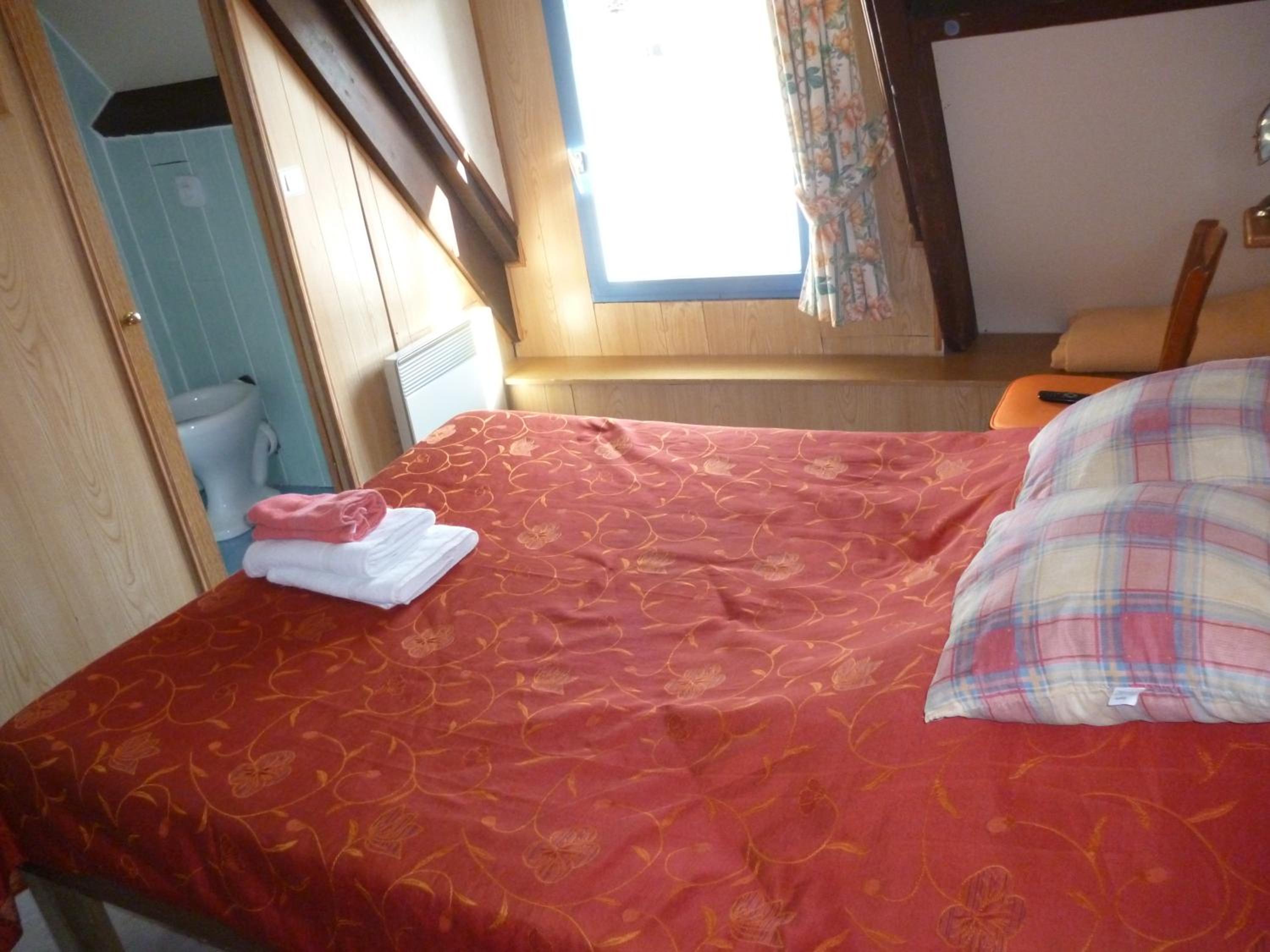 Double Room - Photo 3