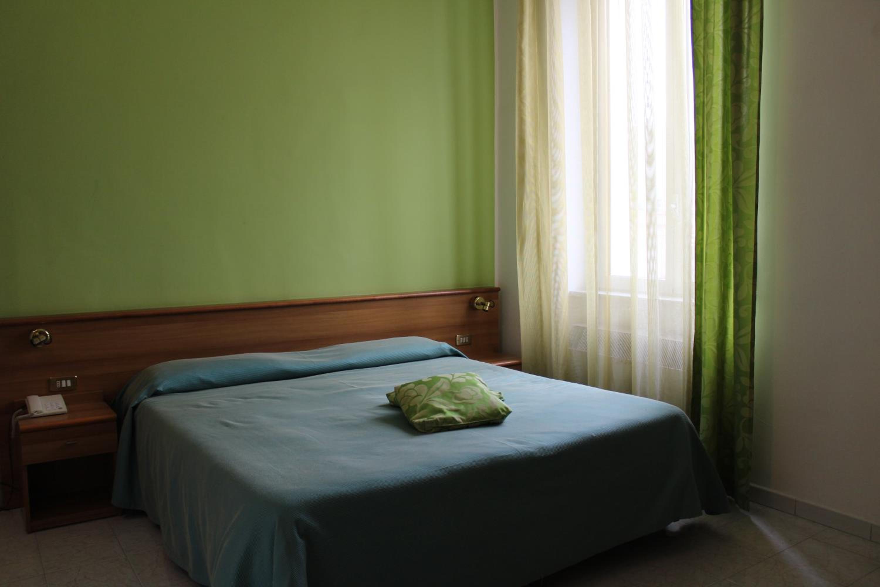 Double Room - Photo 3
