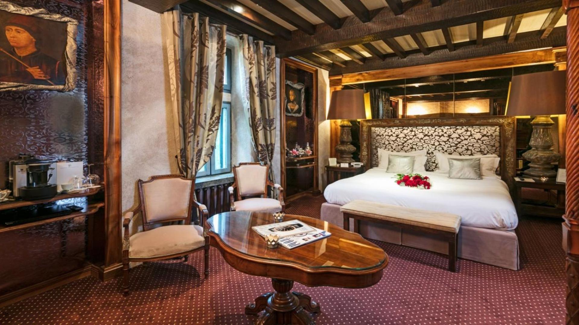 Deluxe King Room