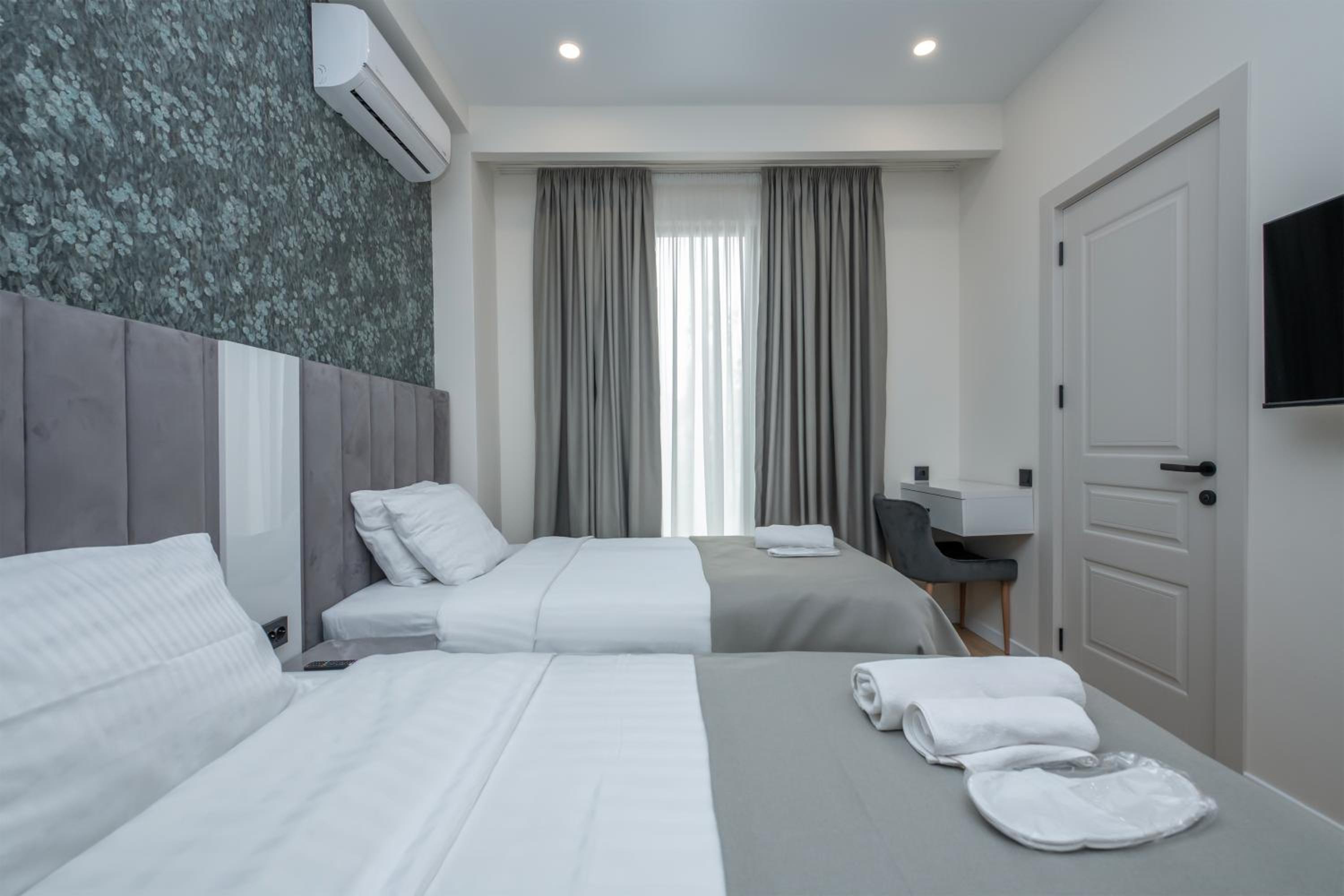 Deluxe Double or Twin Room with Garden View
