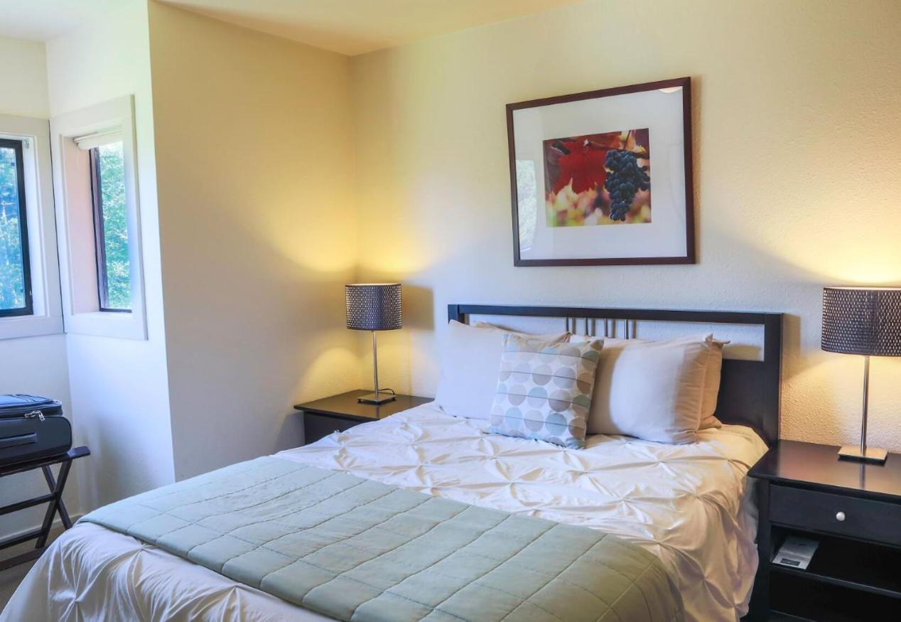 Double Room with Balcony and Sea View