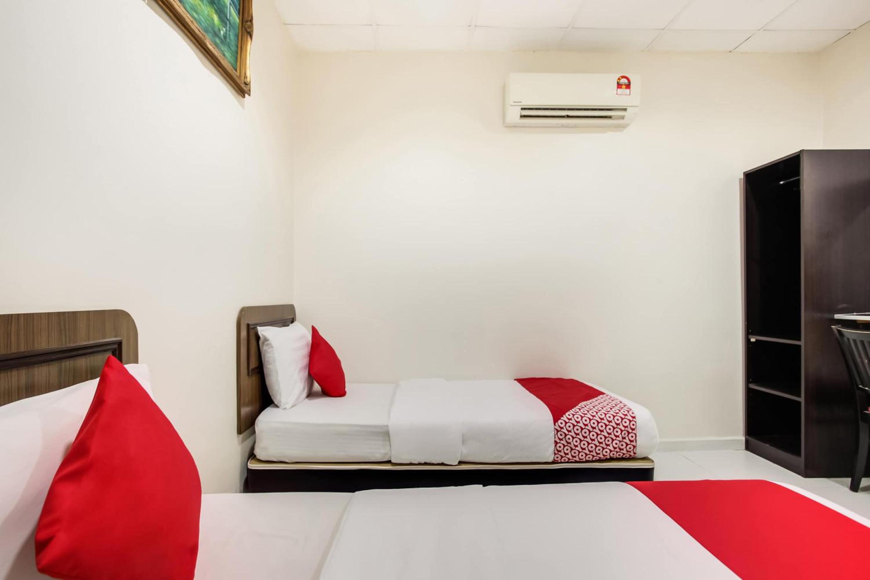 Standard Twin Room photo 2