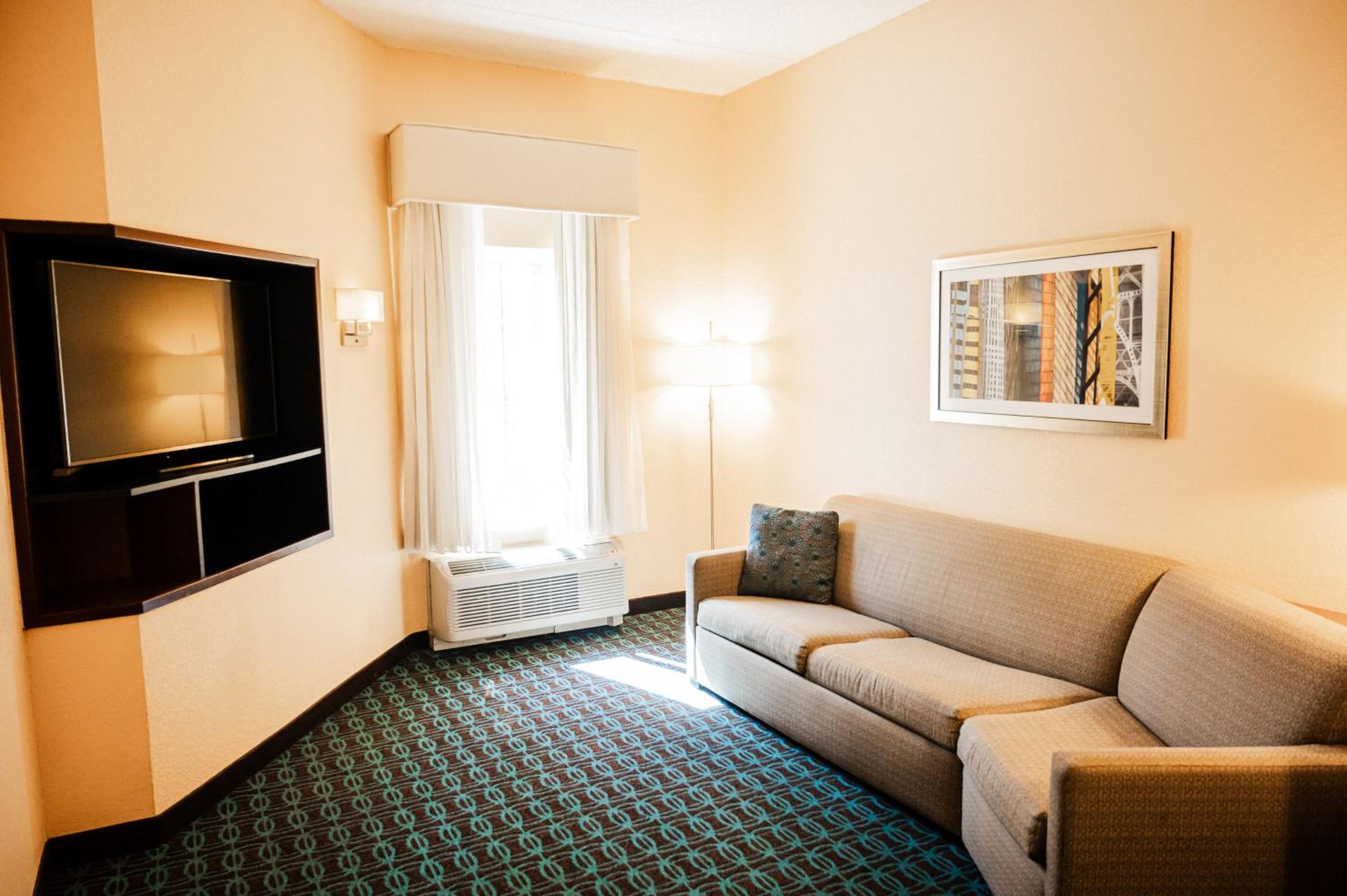 King Suite - Photo 2