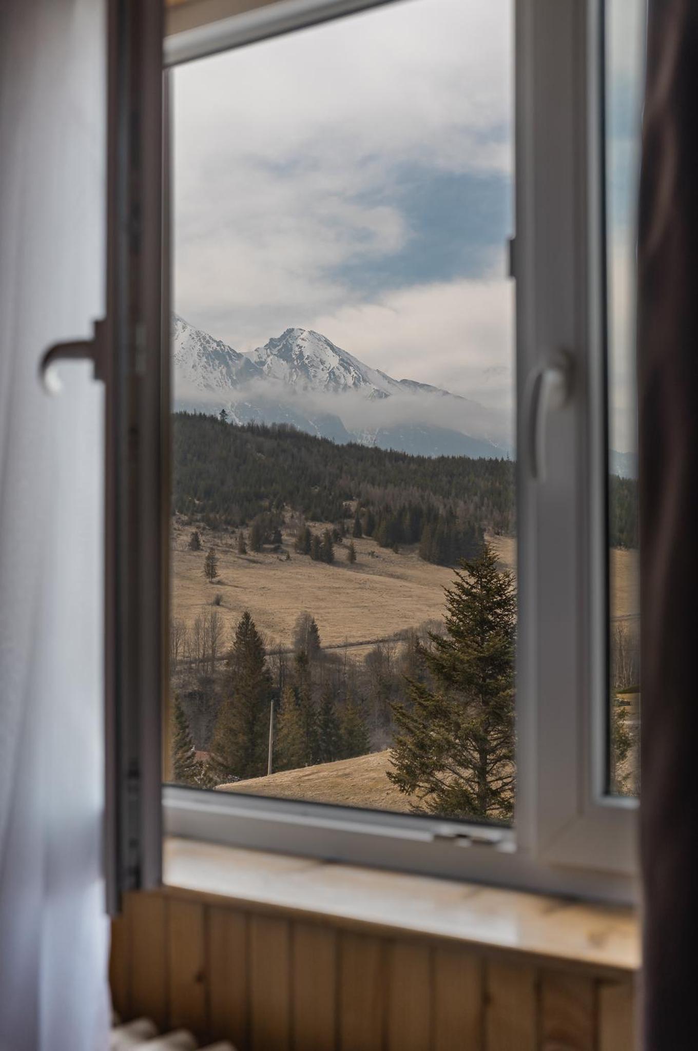 Quadruple Room with Mountain View photo 1